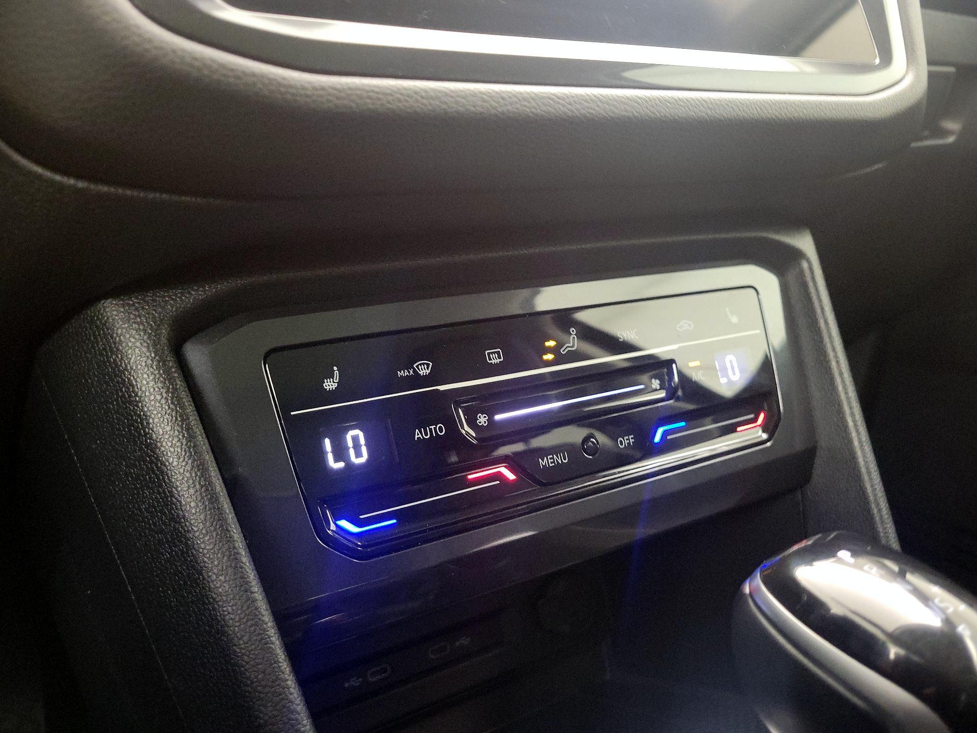 Thumbnail: 2022 Volkswagen Tiguan - 16