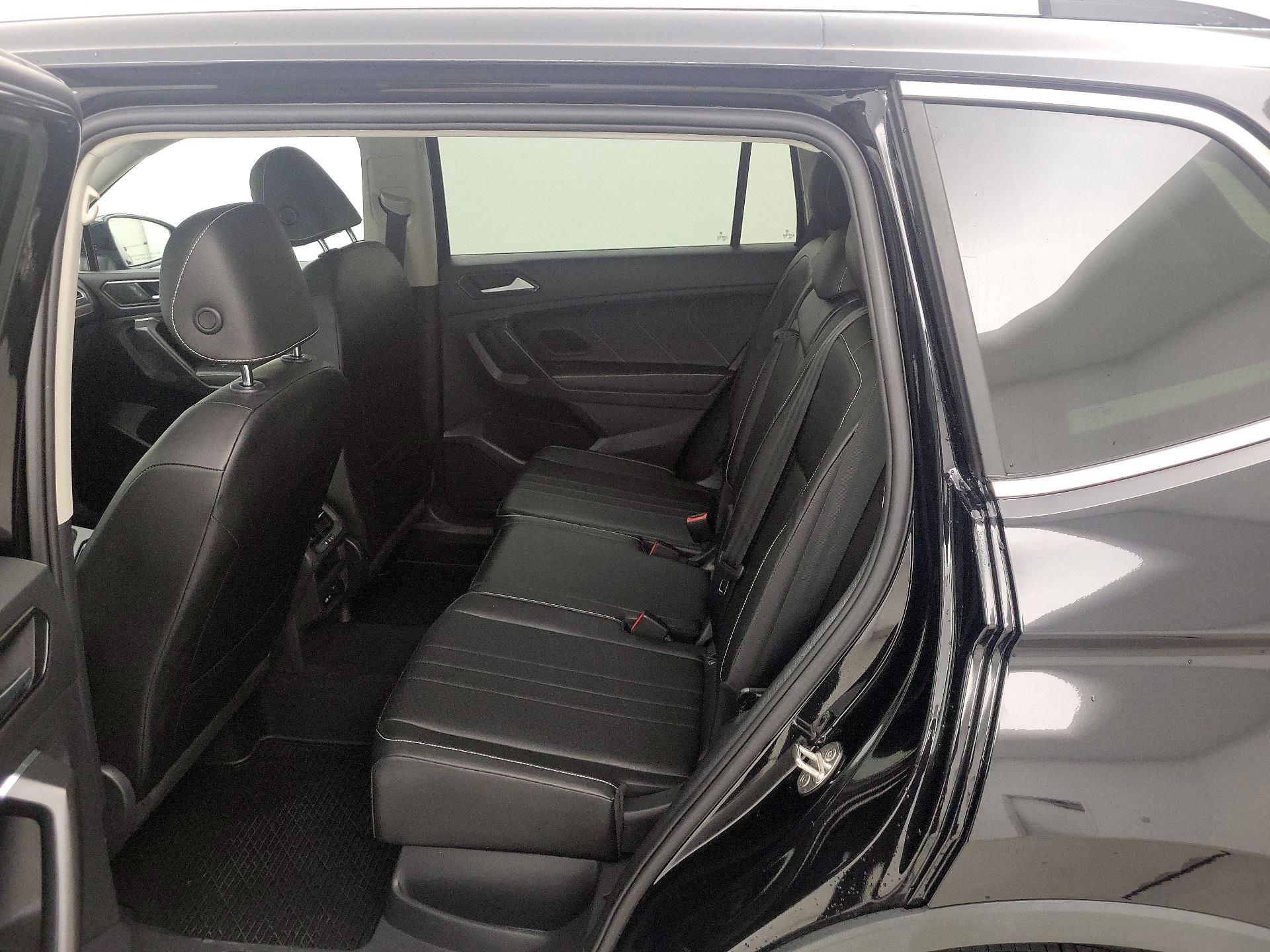 Thumbnail: 2022 Volkswagen Tiguan - 20