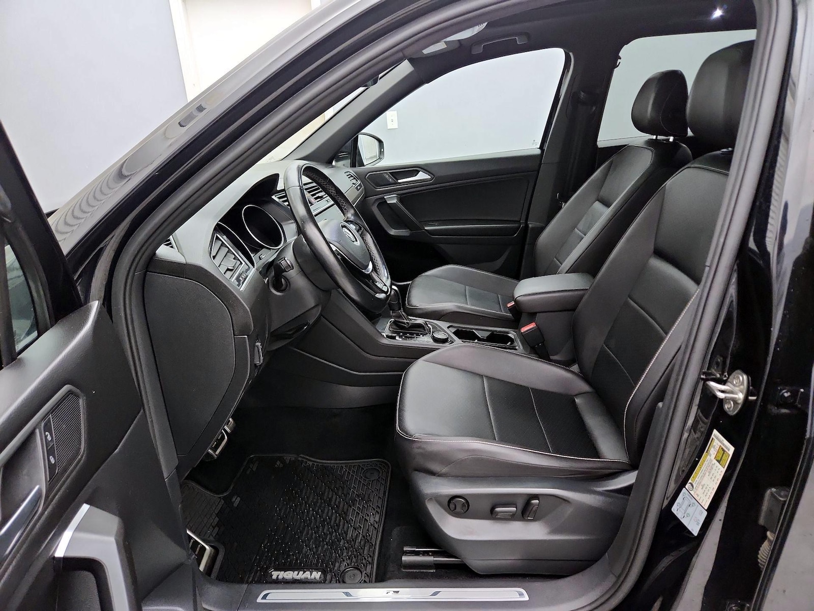 2021 Volkswagen Tiguan SE R-LINE BLACK - Photo 12