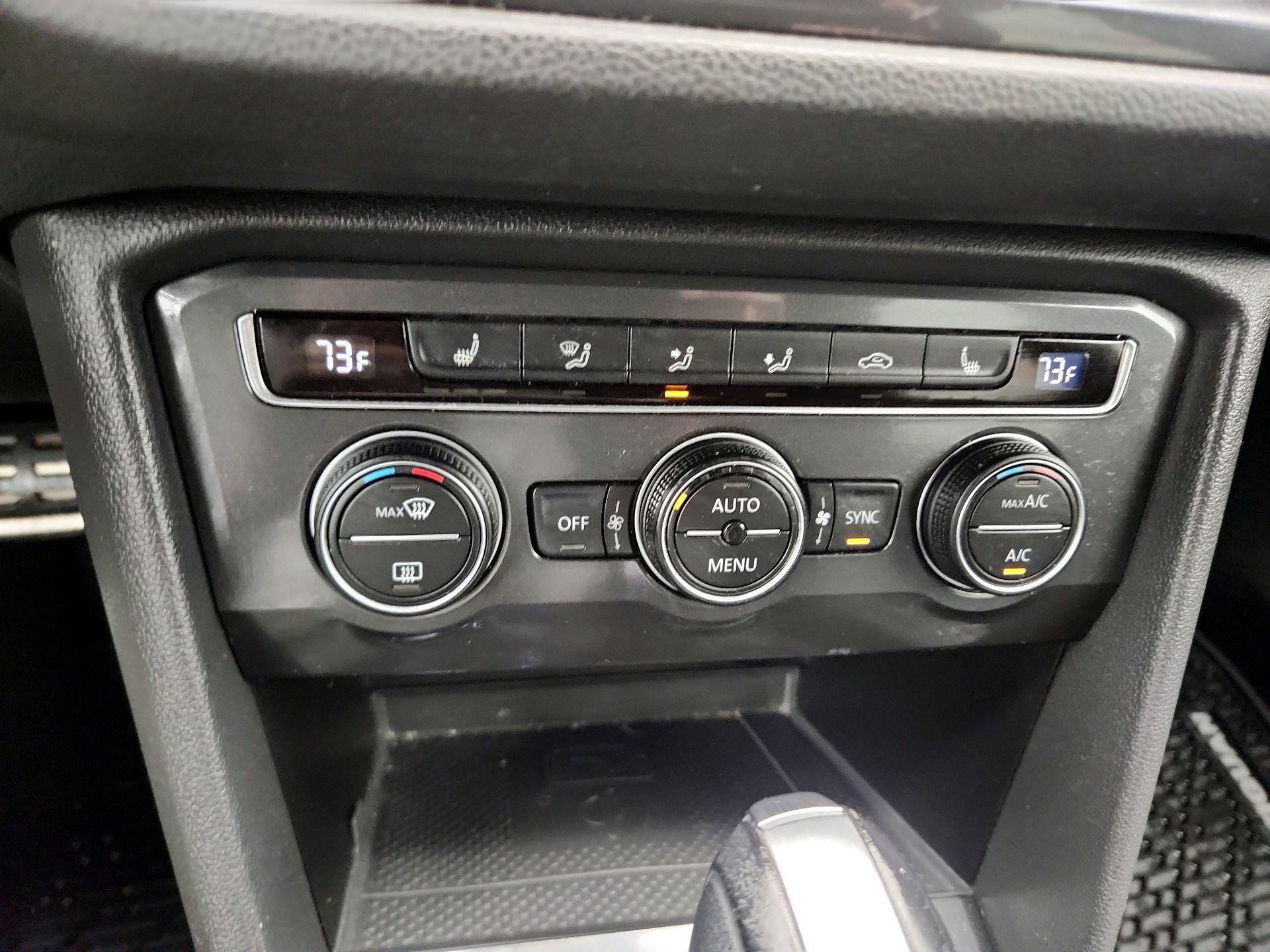 Thumbnail: 2021 Volkswagen Tiguan - 16