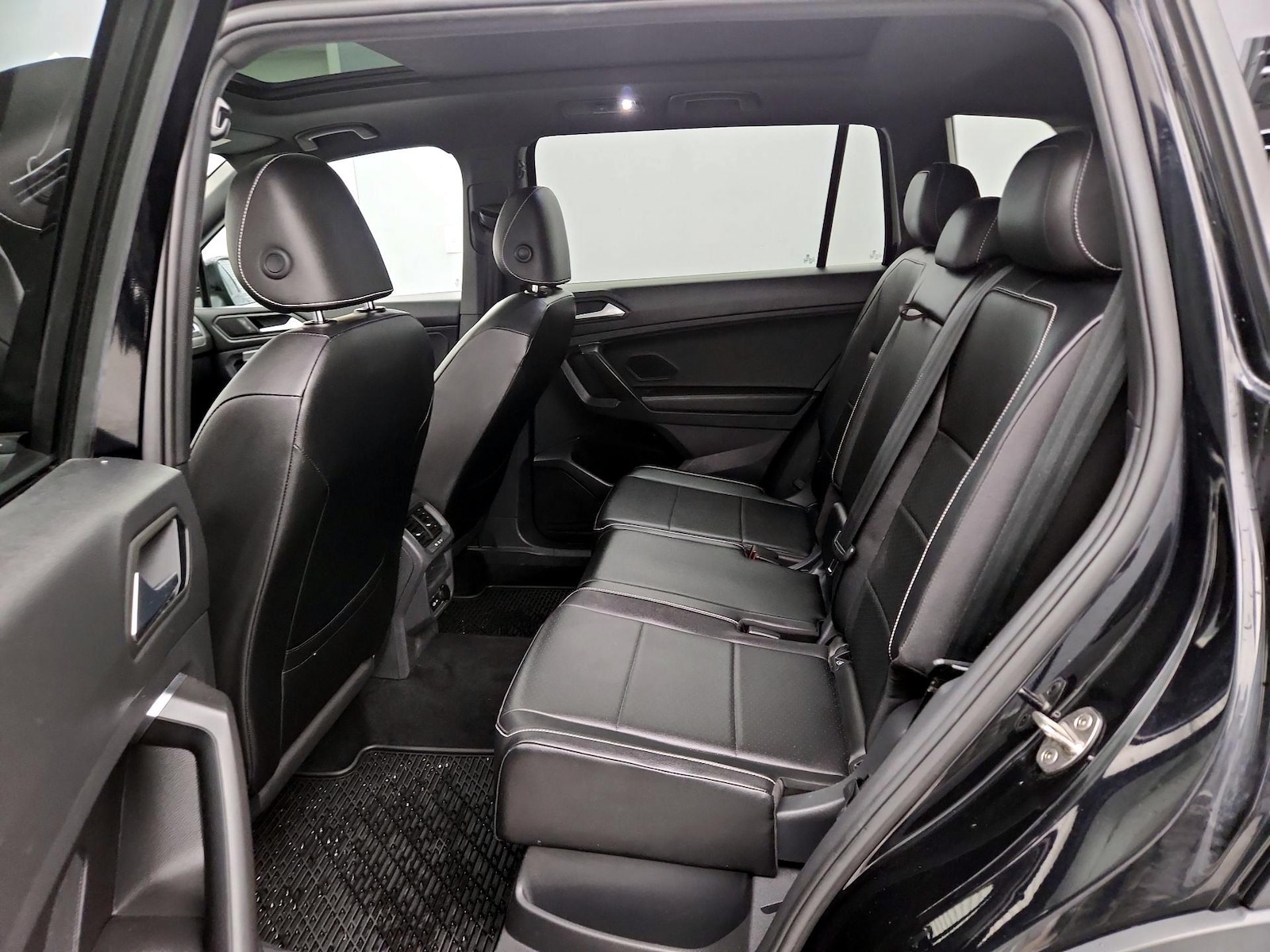 2021 Volkswagen Tiguan SE R-LINE BLACK - Photo 21