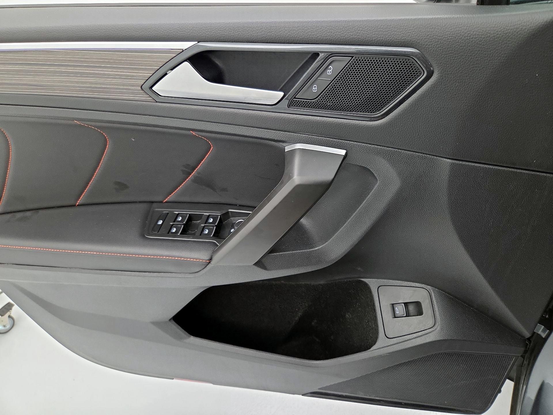 Thumbnail: 2024 Volkswagen Tiguan - 12