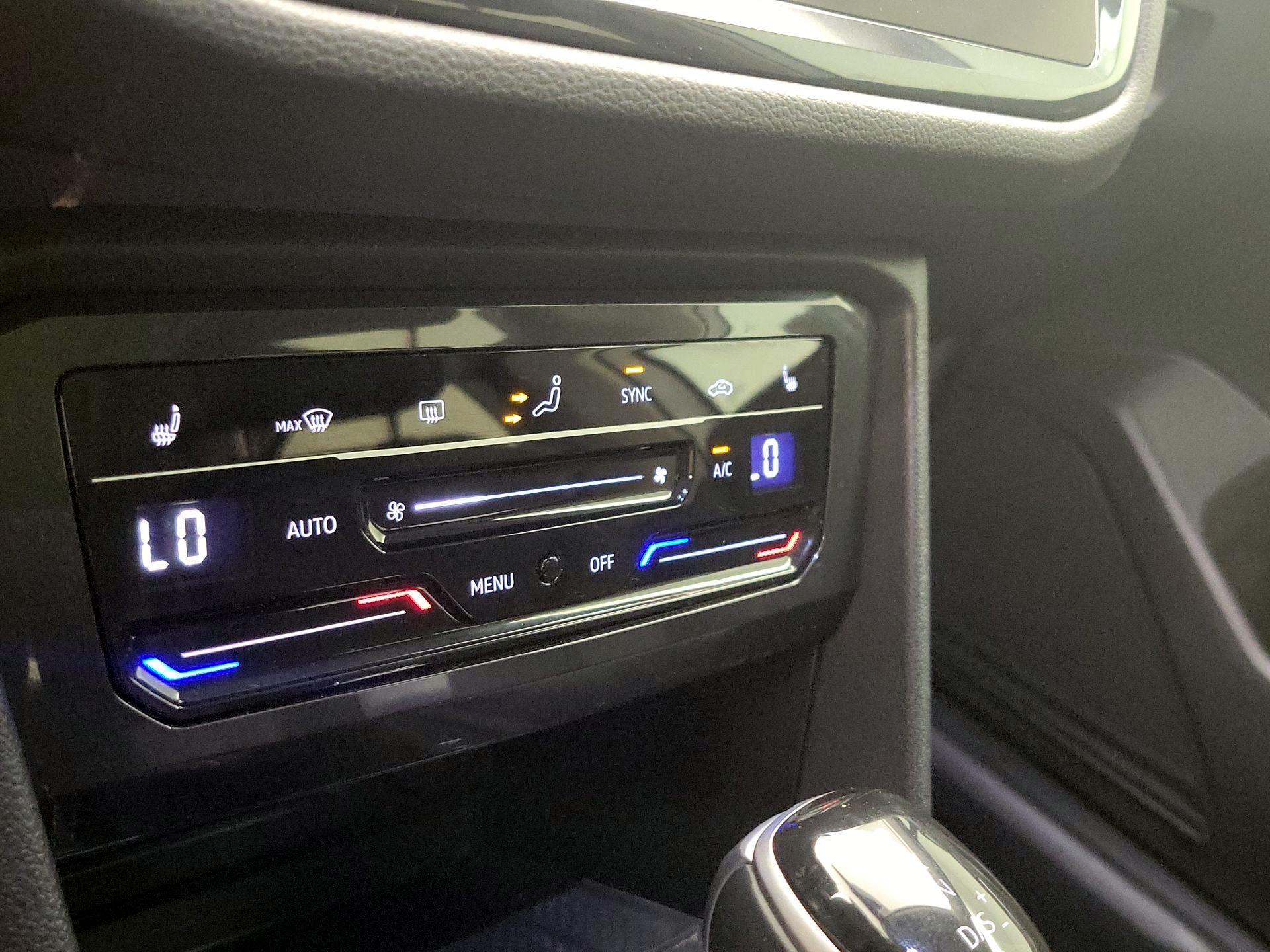 Thumbnail: 2024 Volkswagen Tiguan - 16