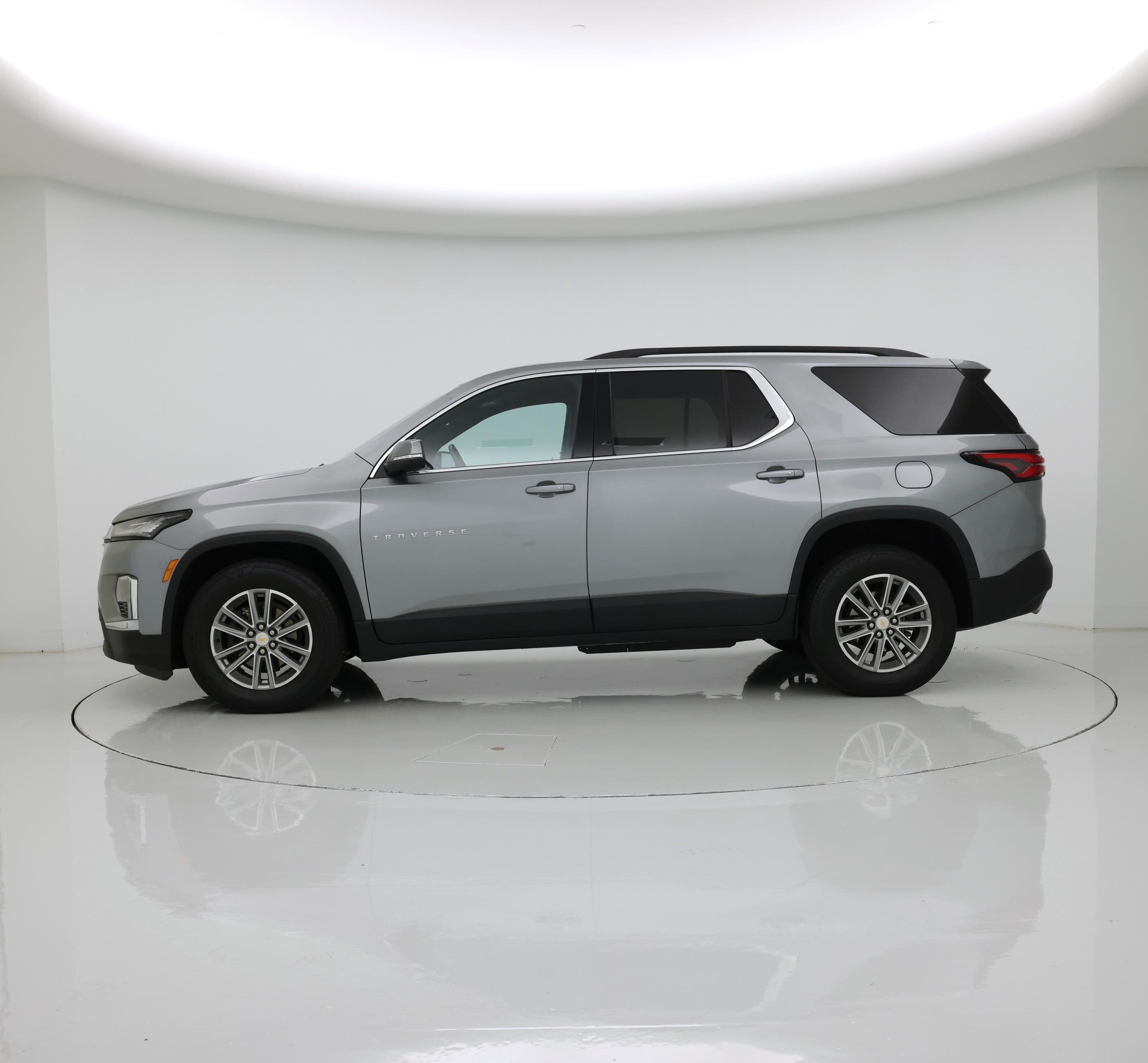 Thumbnail: 2023 Chevrolet Traverse - 3