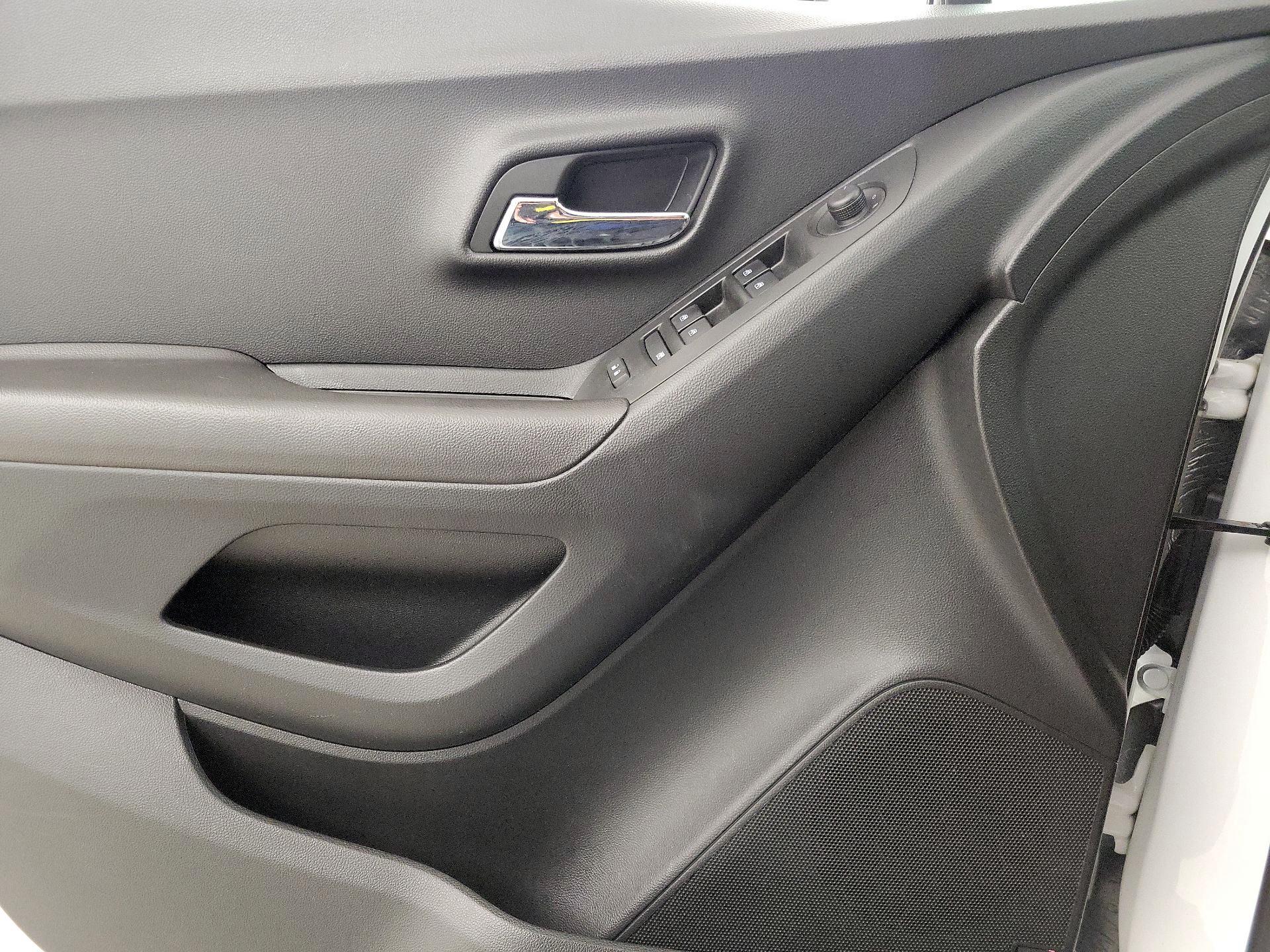 Thumbnail: 2020 Chevrolet Trax - 12