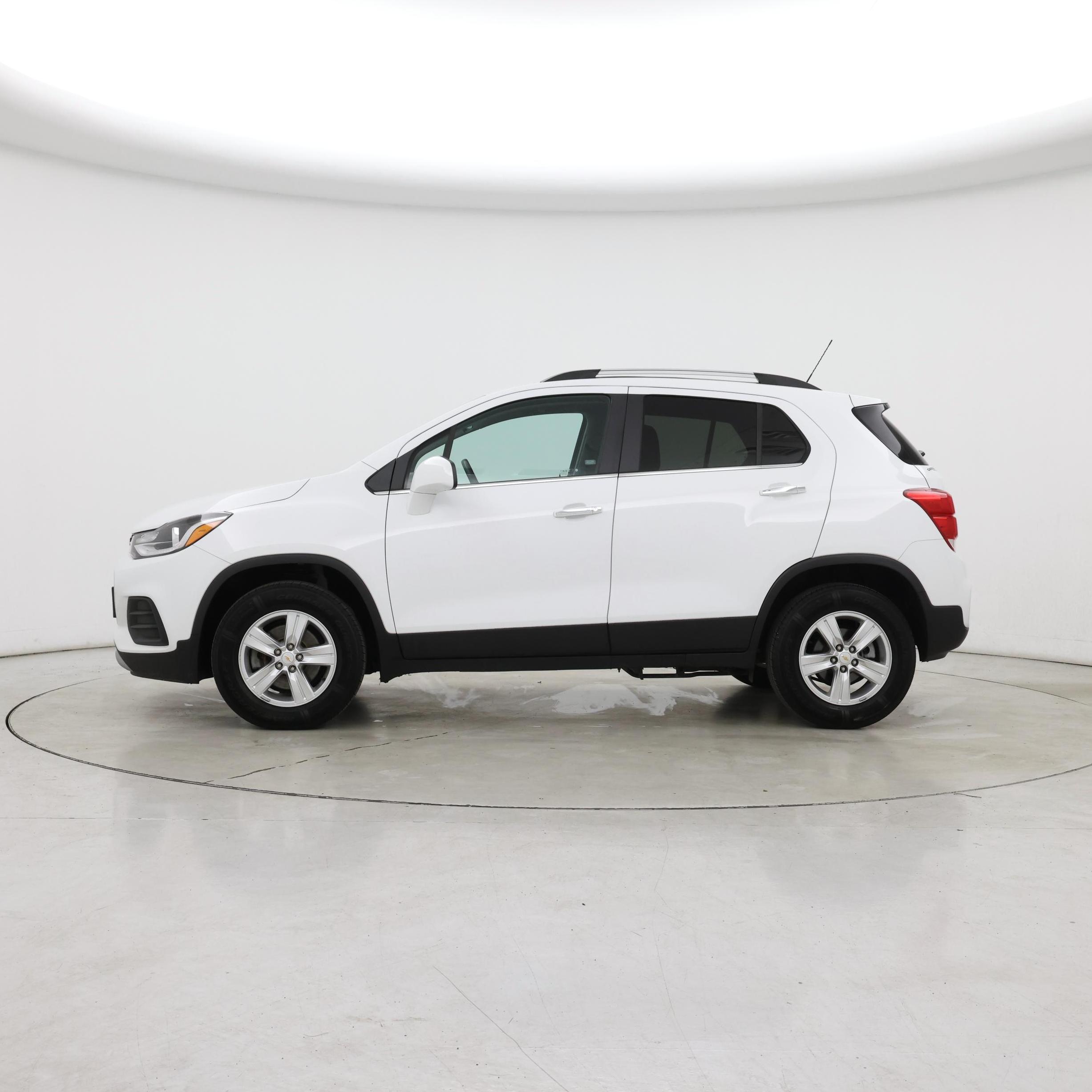 Thumbnail: 2020 Chevrolet Trax - 3