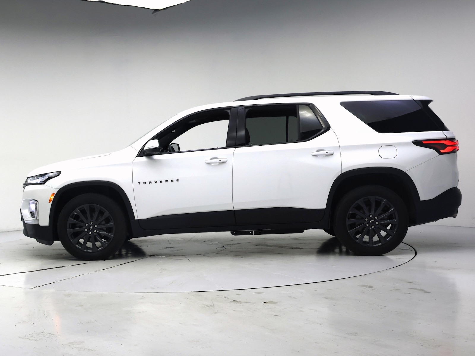 2023 Chevrolet Traverse RS - Photo 4