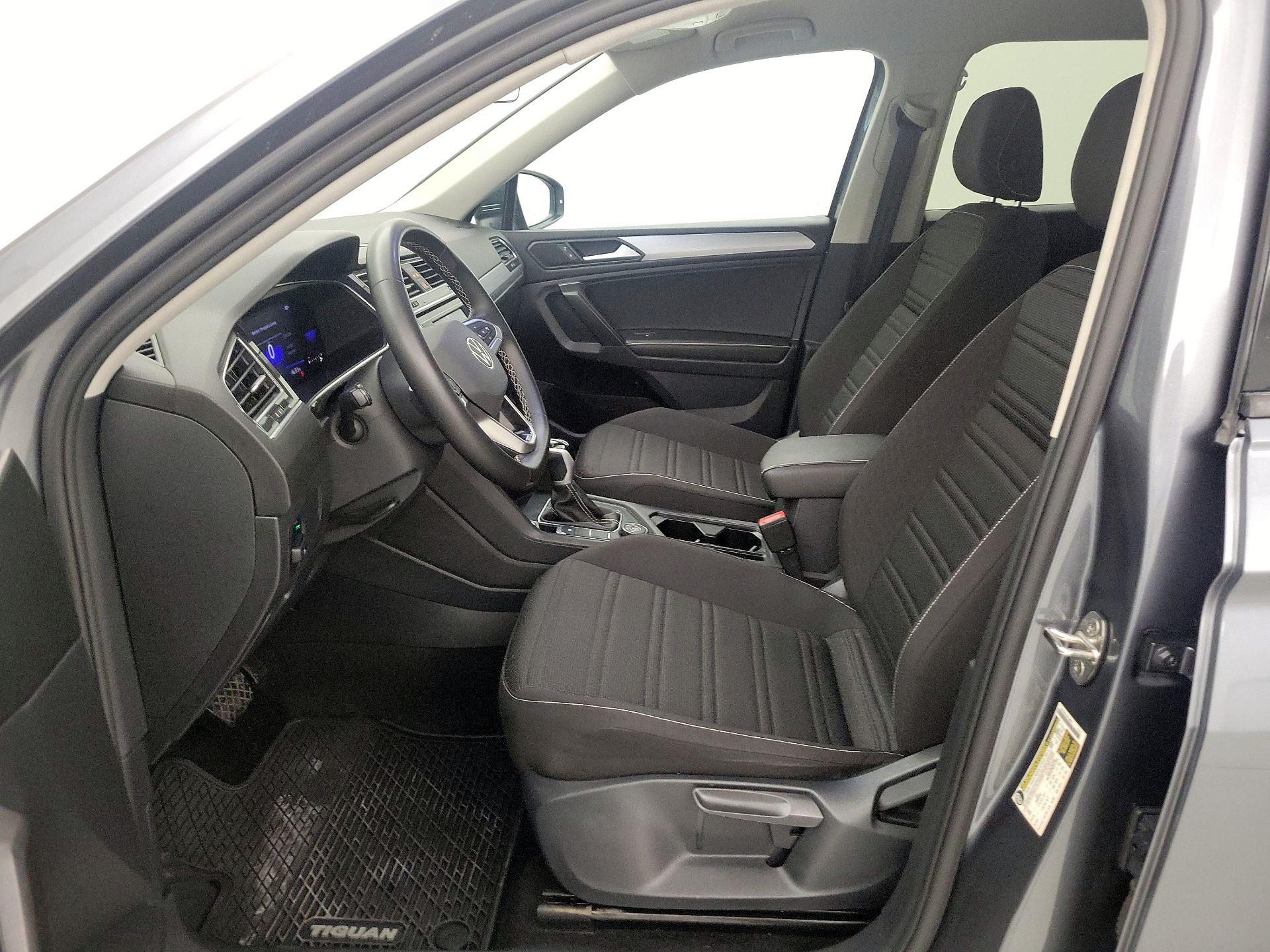 Thumbnail: 2023 Volkswagen Tiguan - 11