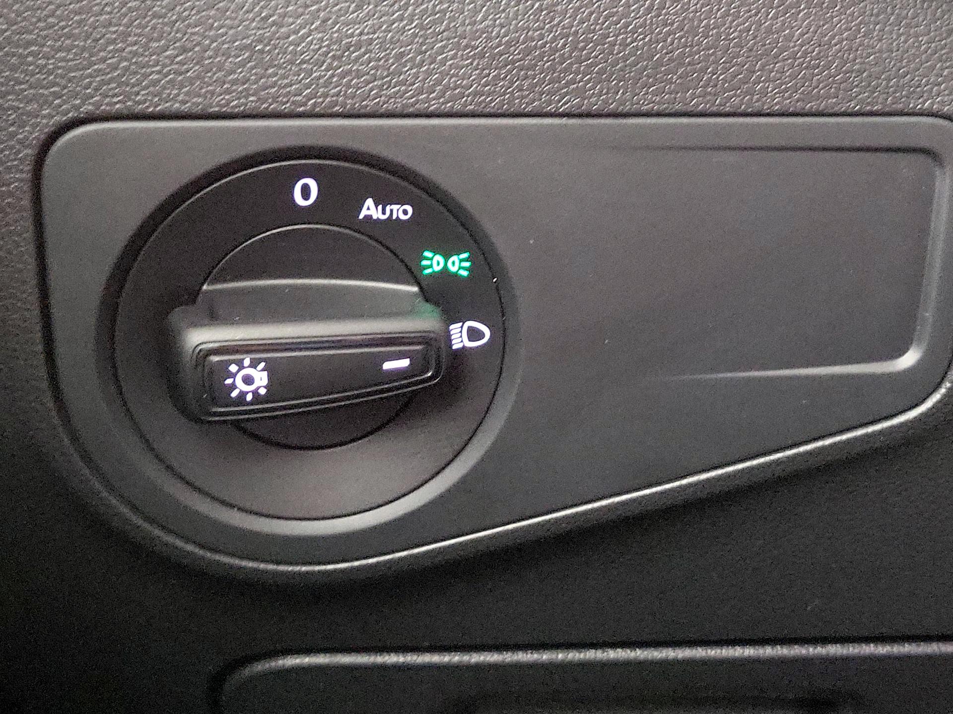 Thumbnail: 2023 Volkswagen Tiguan - 13