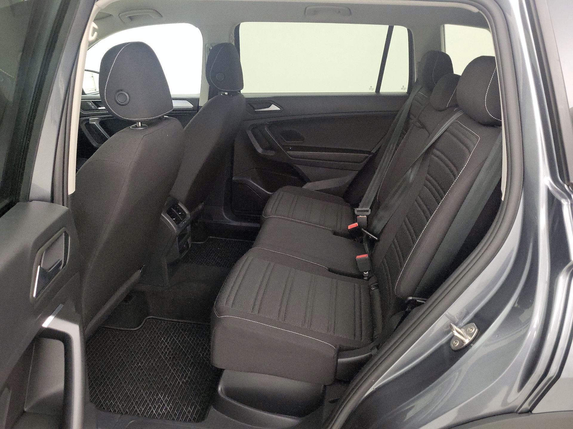 Thumbnail: 2023 Volkswagen Tiguan - 19