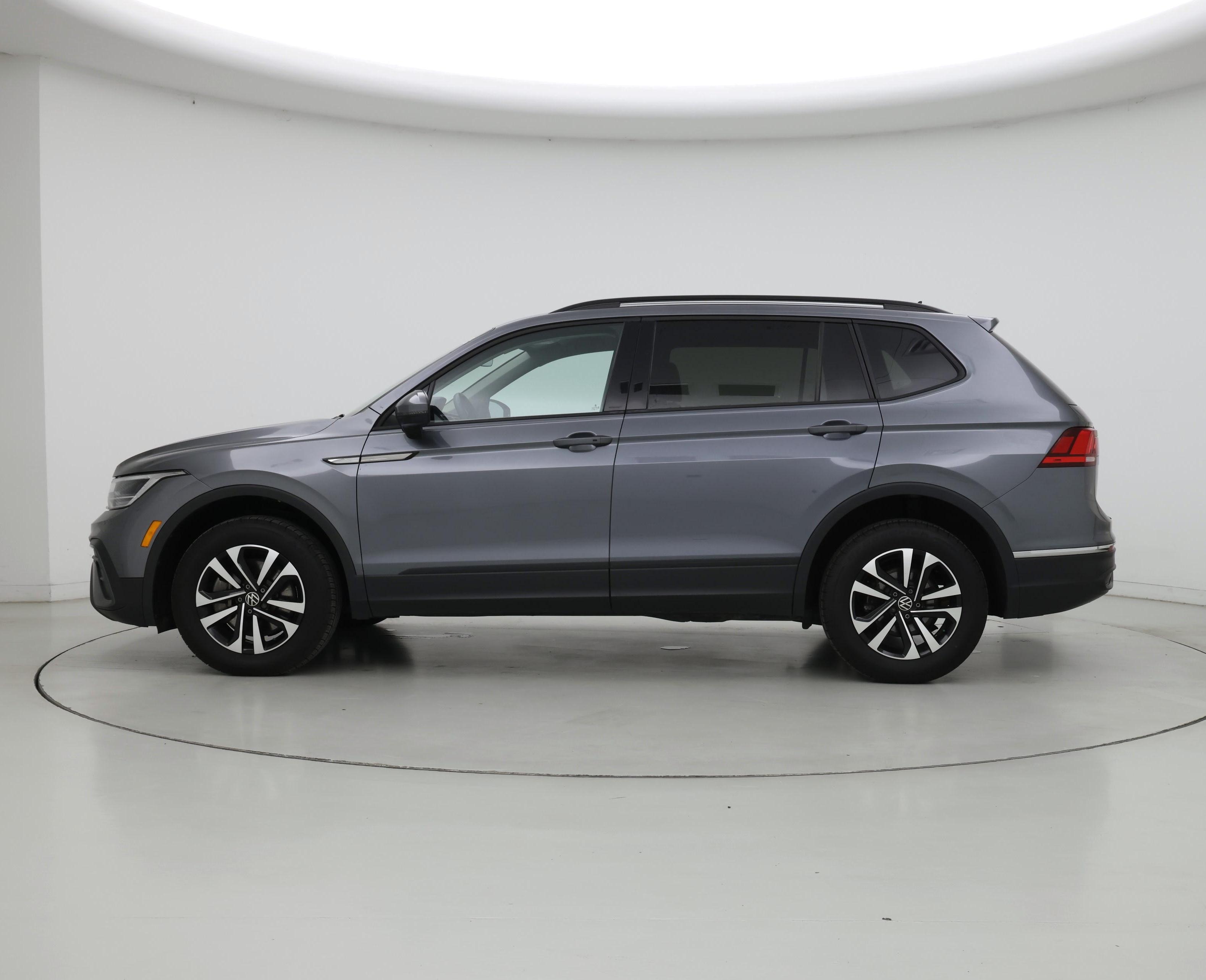 Thumbnail: 2023 Volkswagen Tiguan - 3