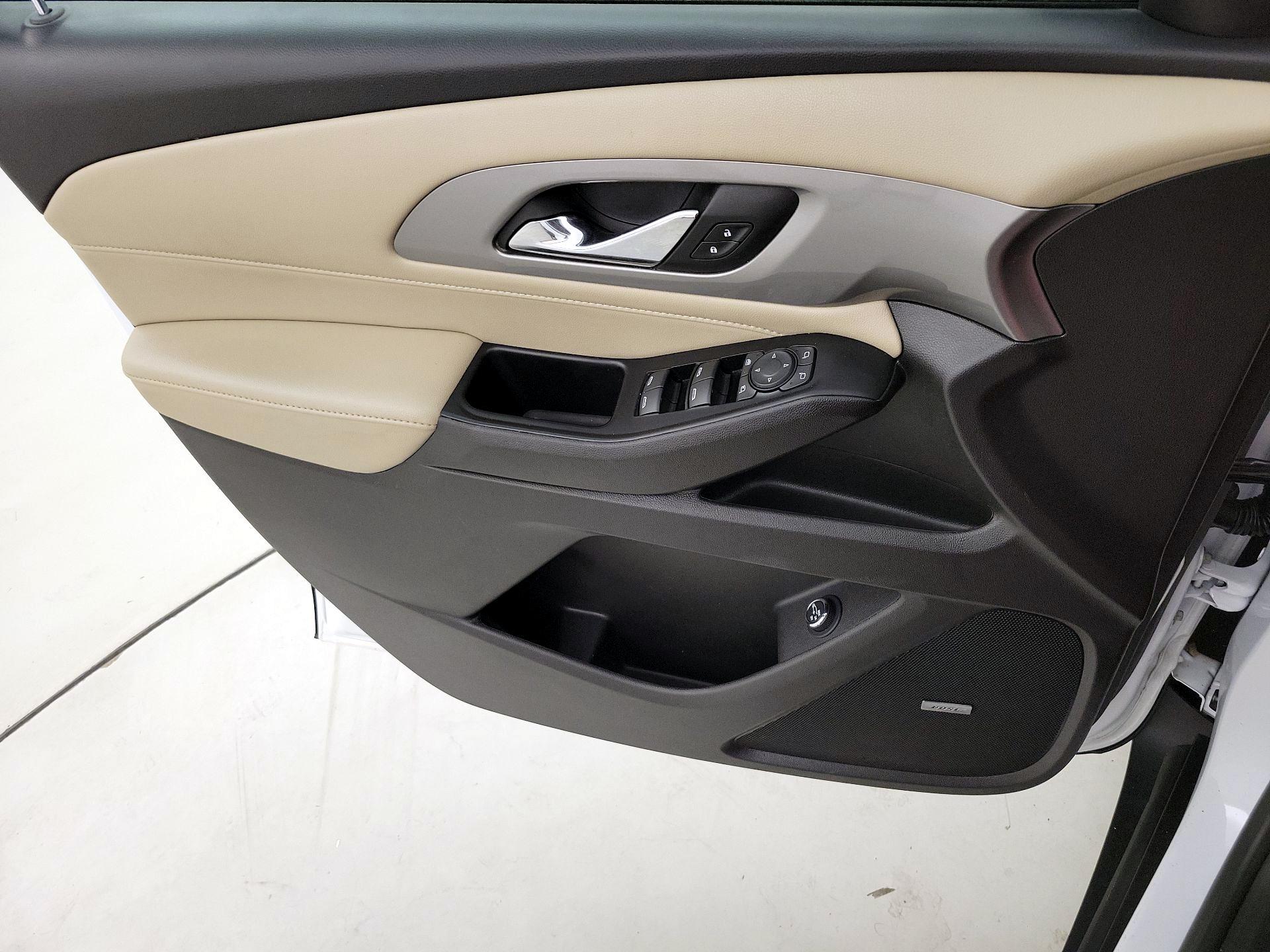 Thumbnail: 2023 Chevrolet Traverse - 12