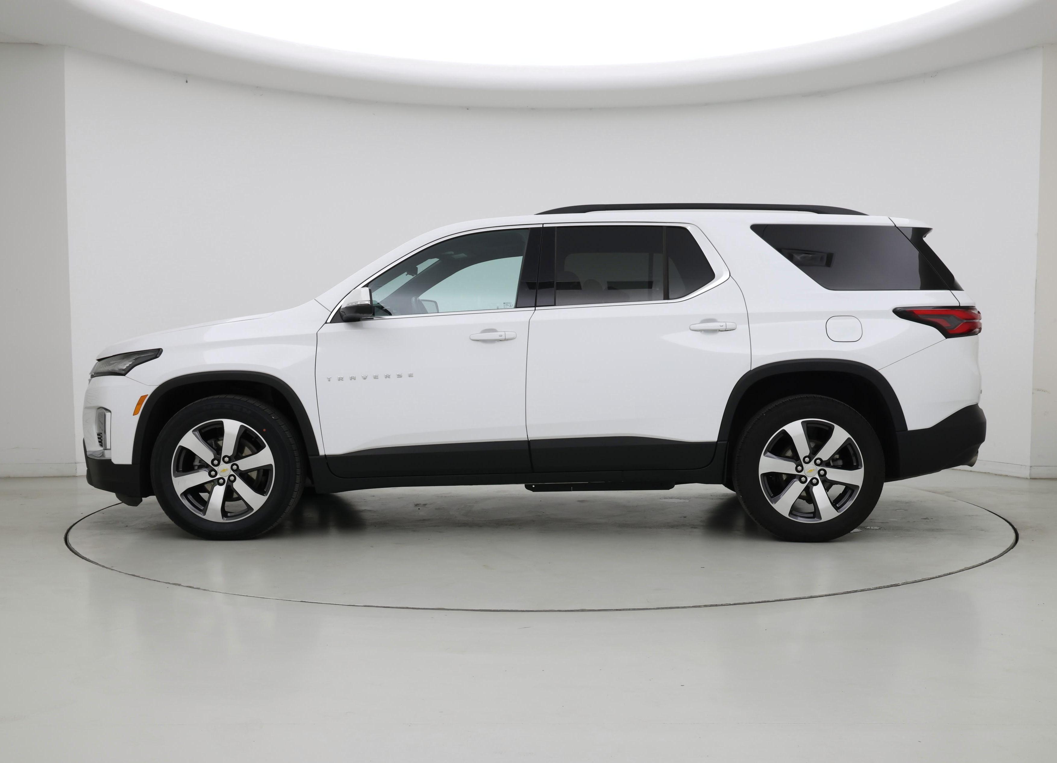 Thumbnail: 2023 Chevrolet Traverse - 3