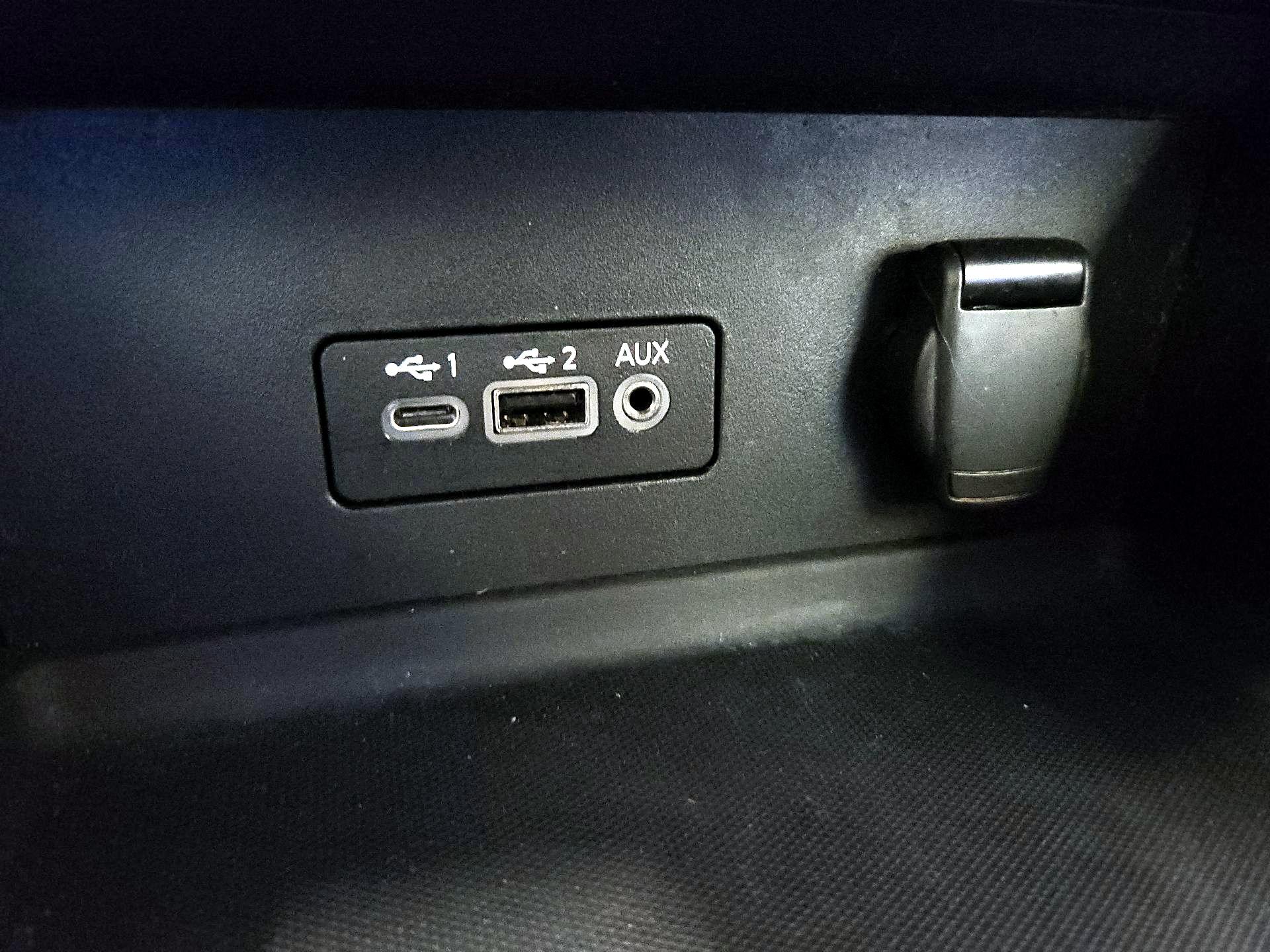 Thumbnail: 2023 Nissan Sentra - 18