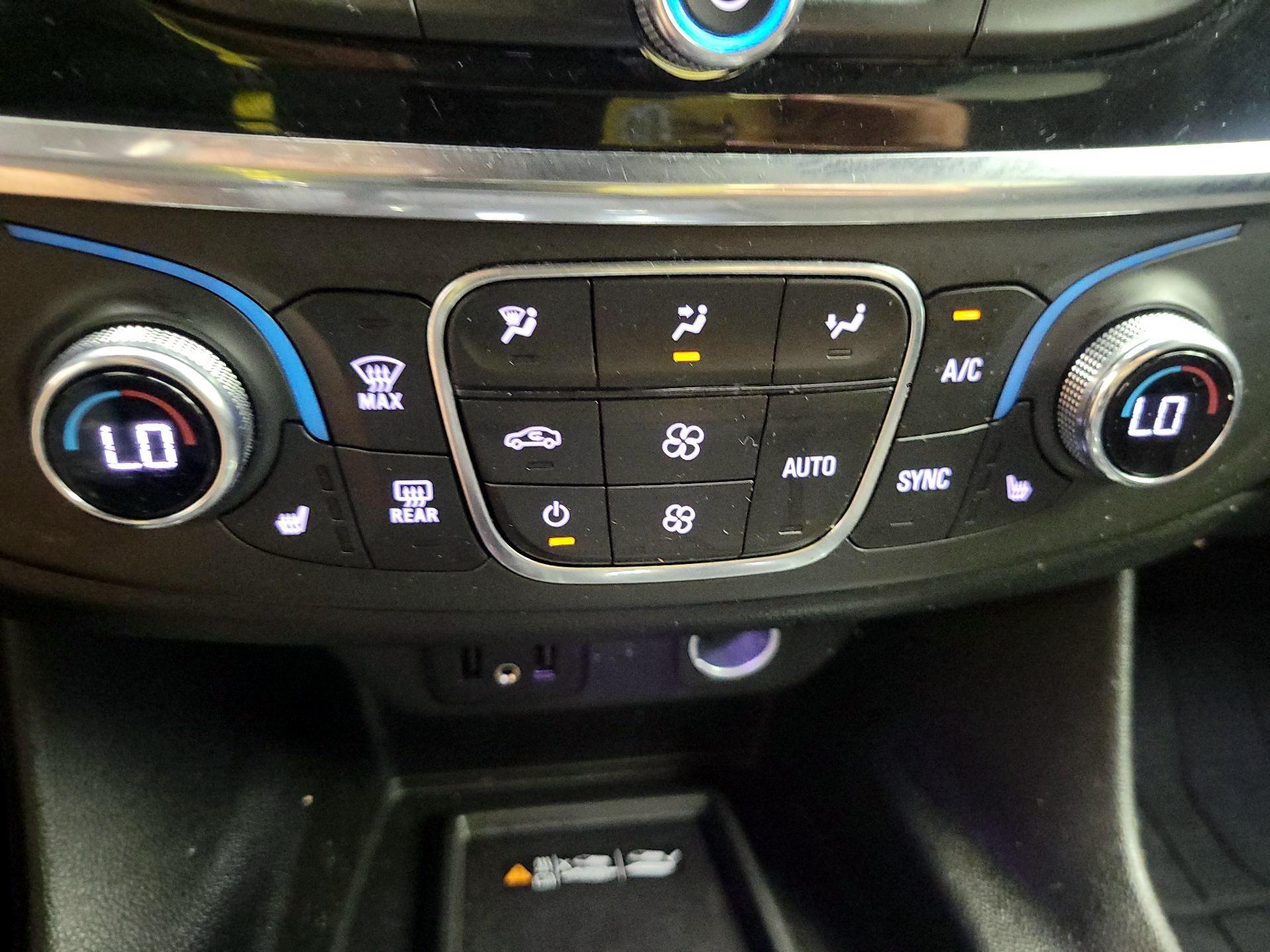Thumbnail: 2023 Chevrolet Traverse - 17
