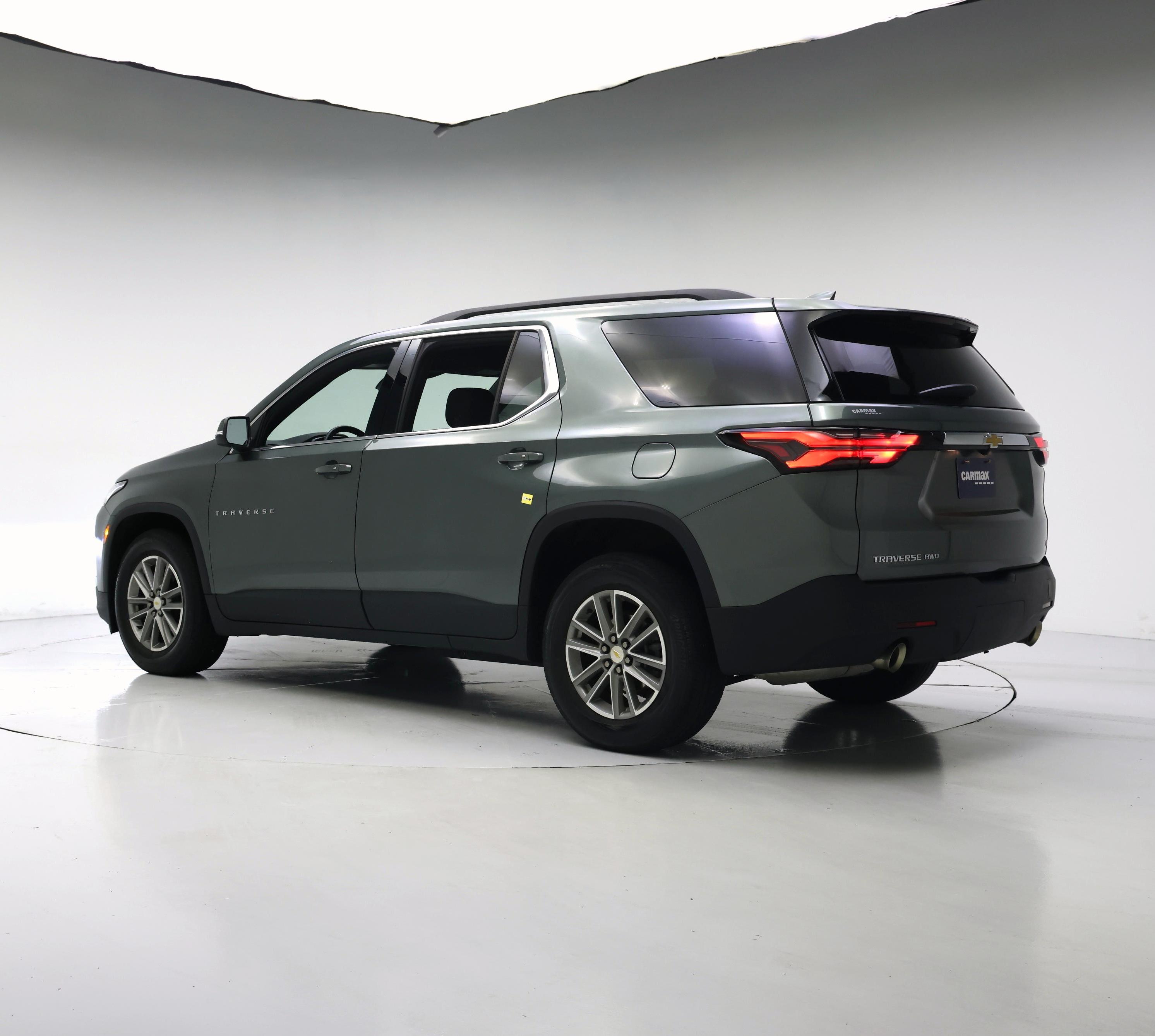 Thumbnail: 2023 Chevrolet Traverse - 2