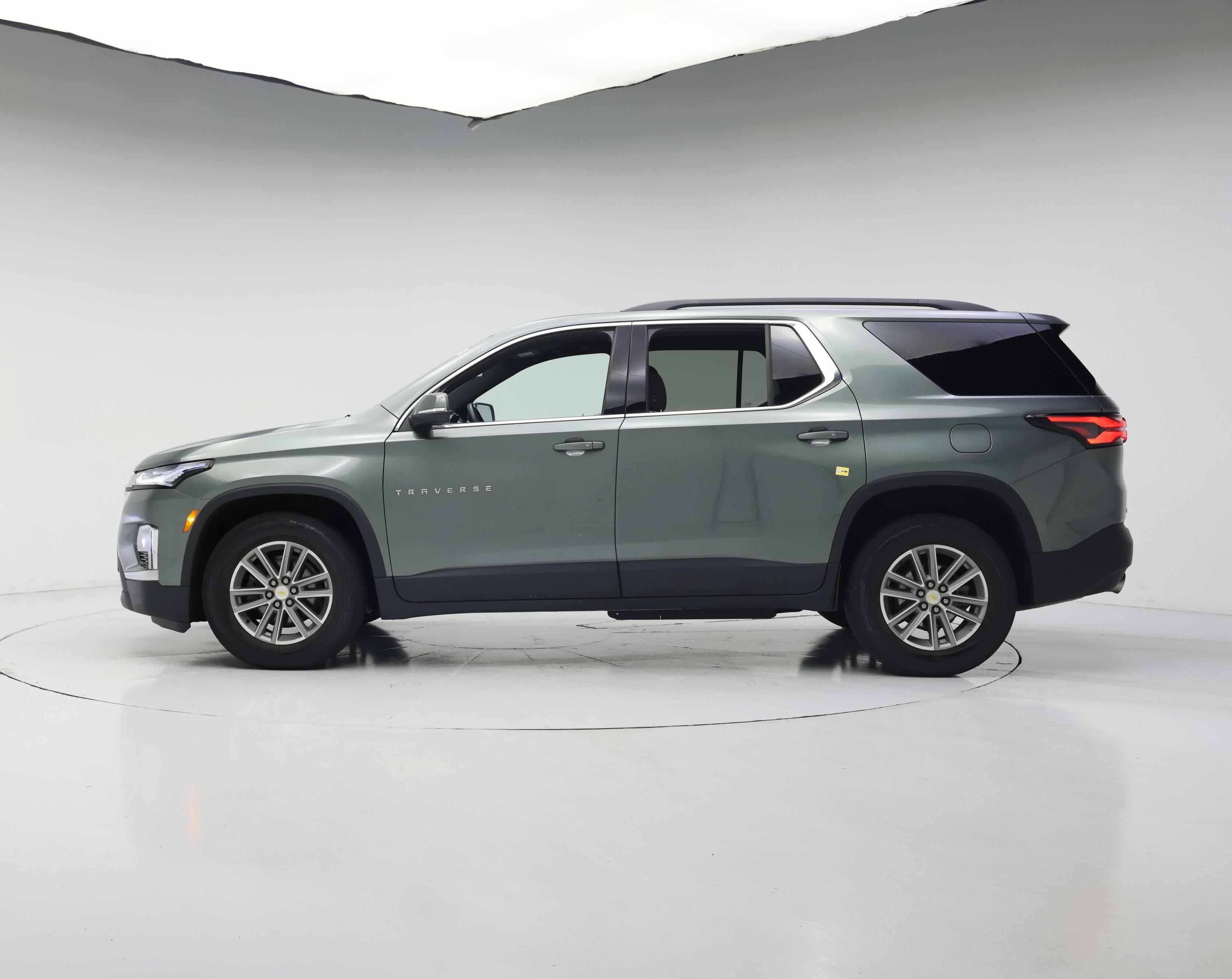 Thumbnail: 2023 Chevrolet Traverse - 3