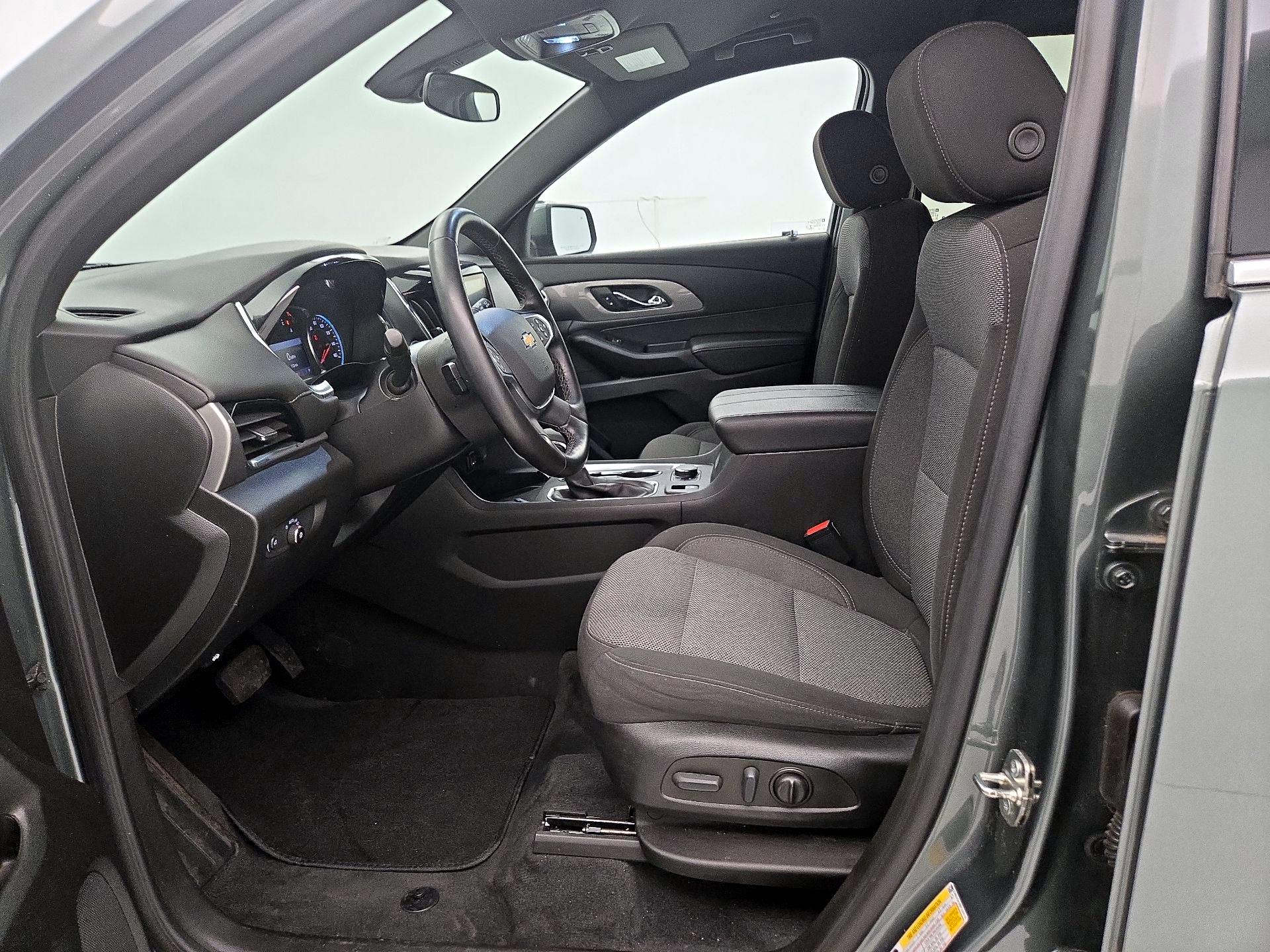 Thumbnail: 2023 Chevrolet Traverse - 11
