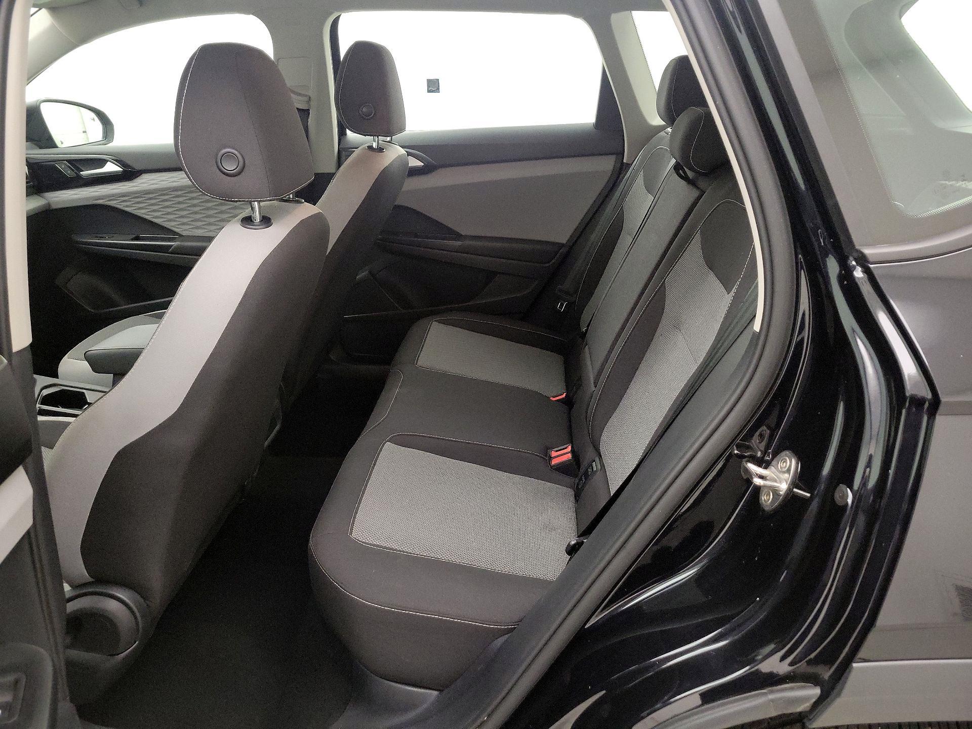 Thumbnail: 2023 Volkswagen Taos - 19