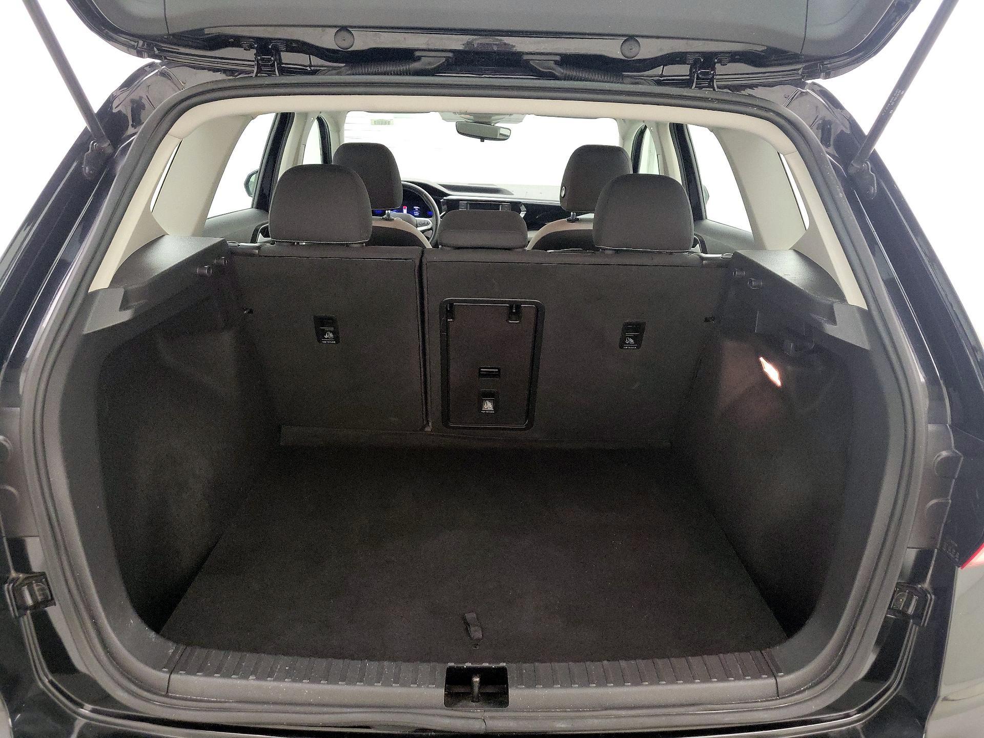 Thumbnail: 2023 Volkswagen Taos - 20