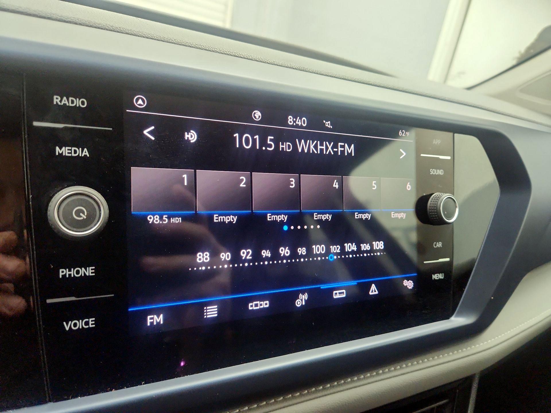 Thumbnail: 2024 Volkswagen Taos - 15