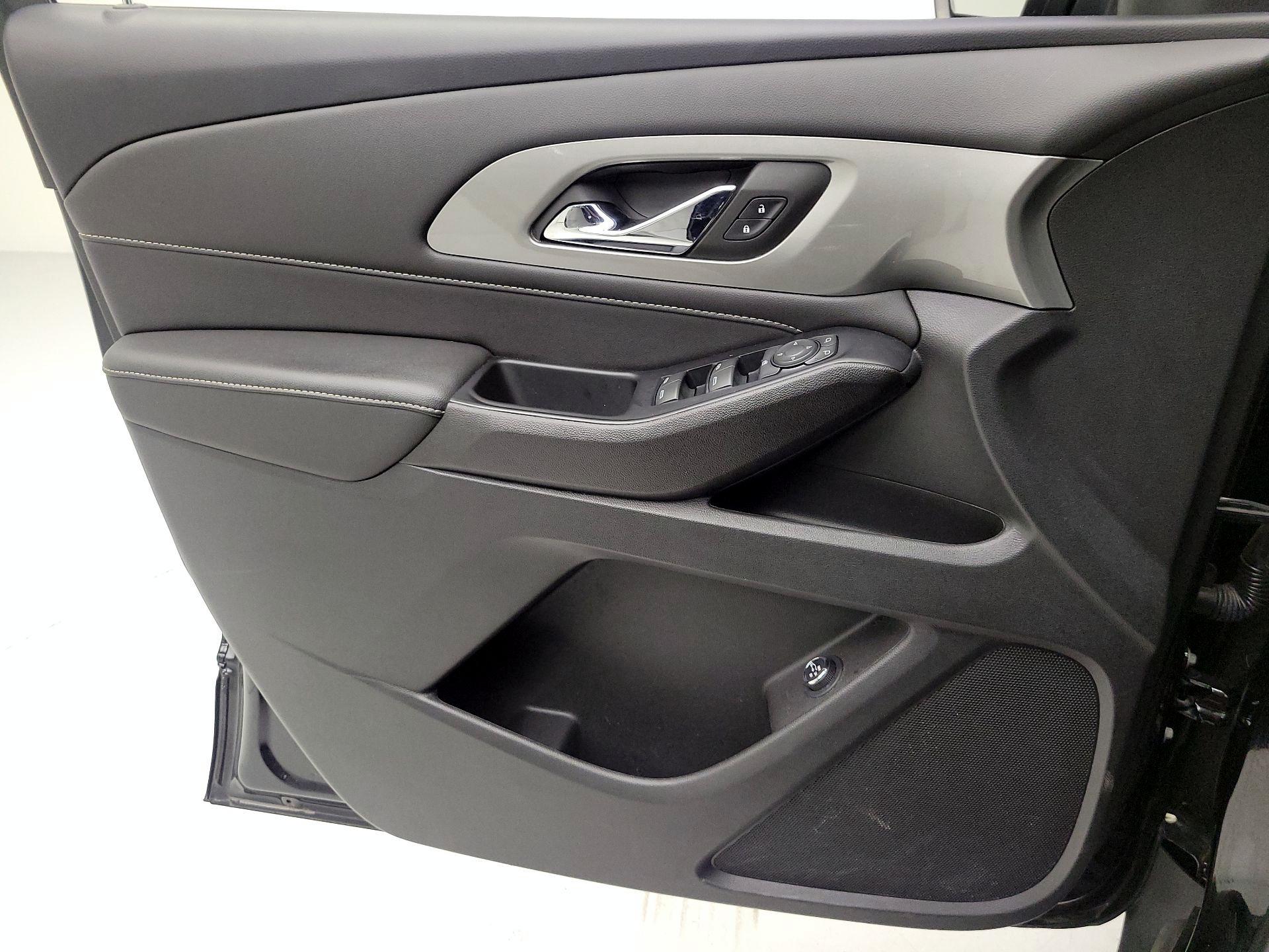 Thumbnail: 2023 Chevrolet Traverse - 10