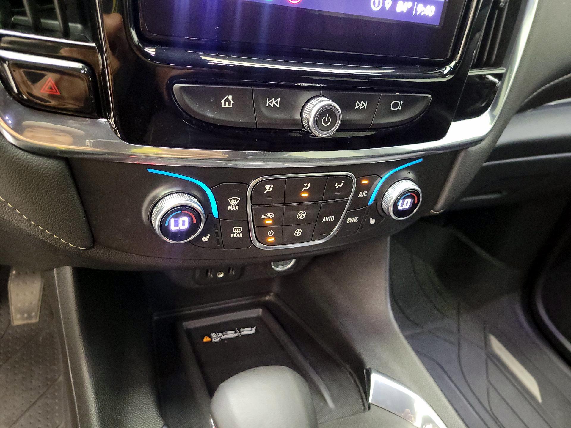 Thumbnail: 2023 Chevrolet Traverse - 14