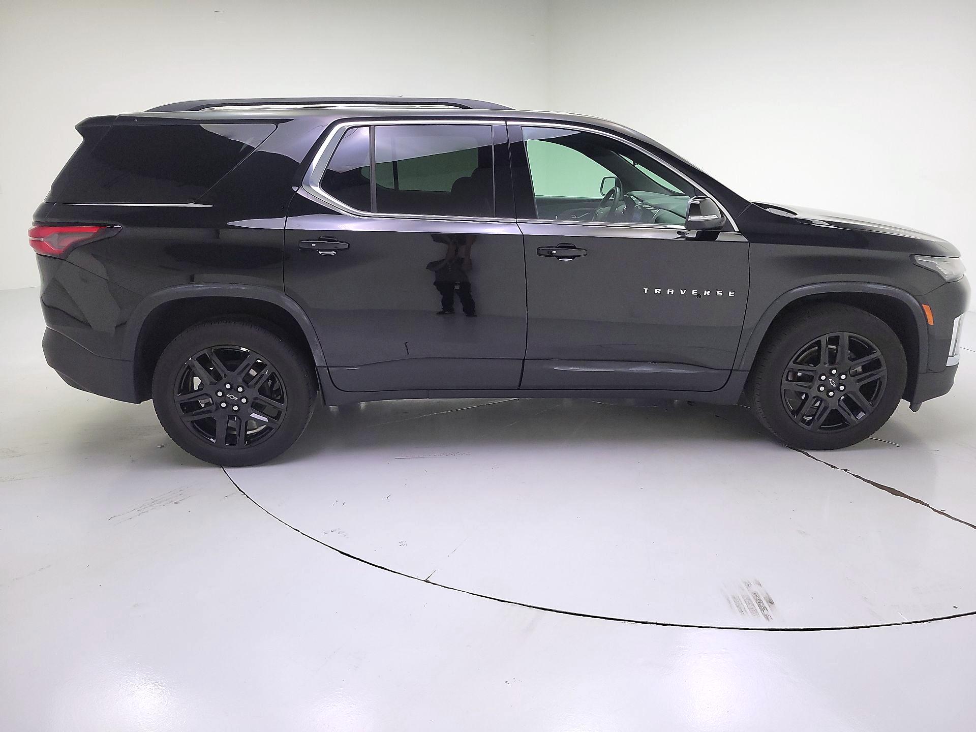 Thumbnail: 2023 Chevrolet Traverse - 4