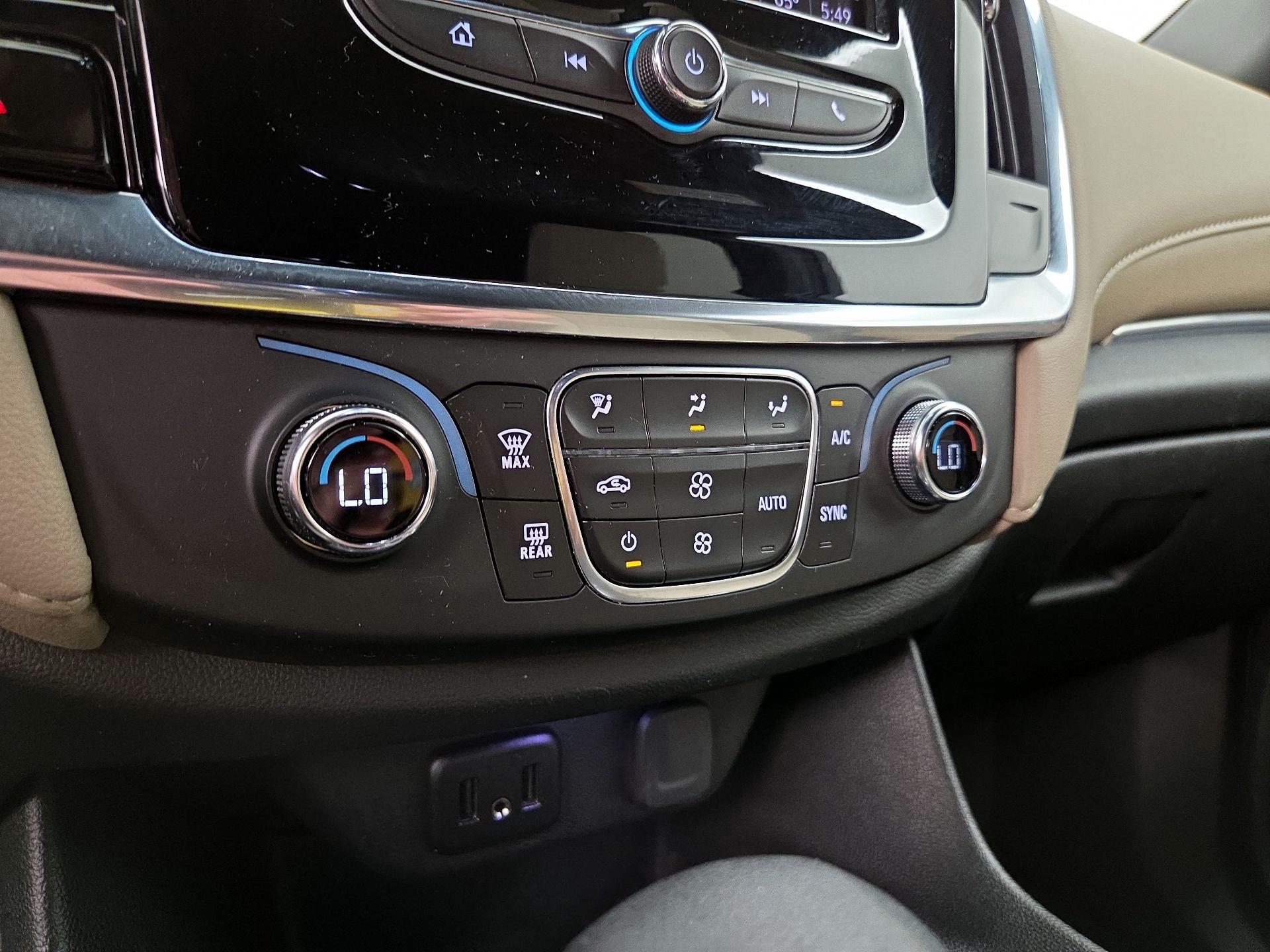 Thumbnail: 2023 Chevrolet Traverse - 16