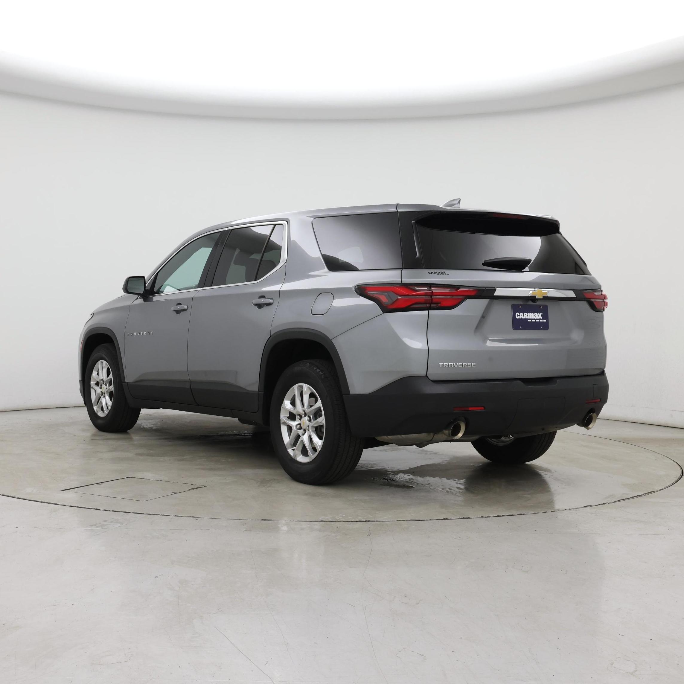 Thumbnail: 2023 Chevrolet Traverse - 2