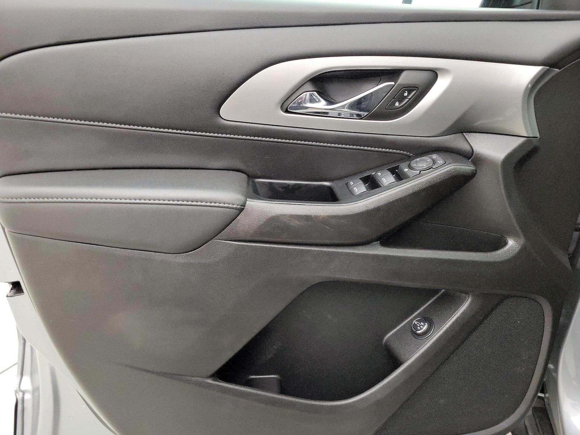 Thumbnail: 2023 Chevrolet Traverse - 12