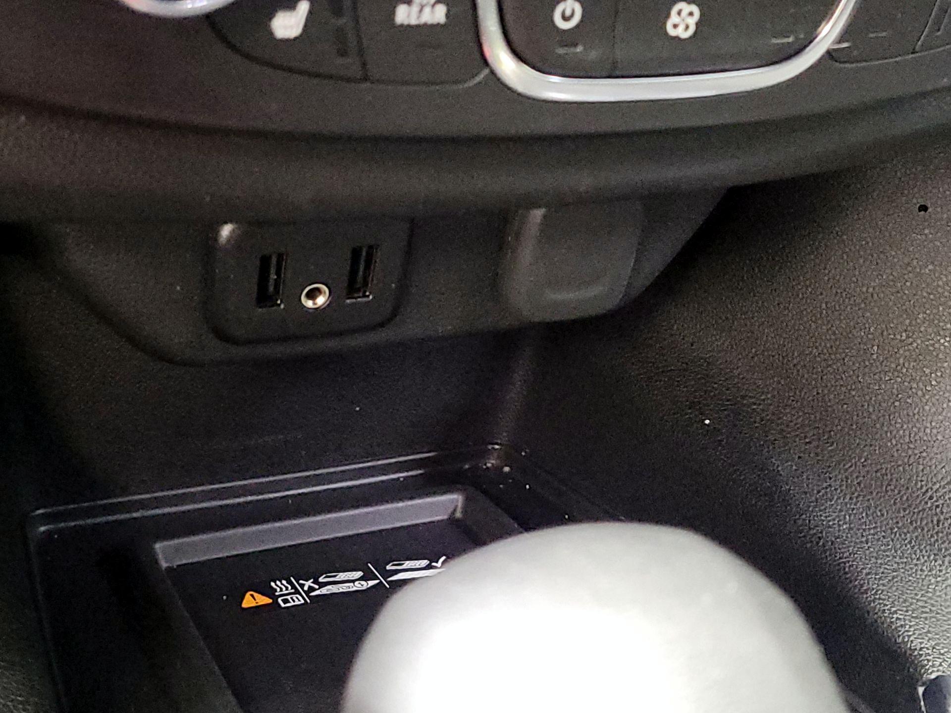 Thumbnail: 2023 Chevrolet Traverse - 16