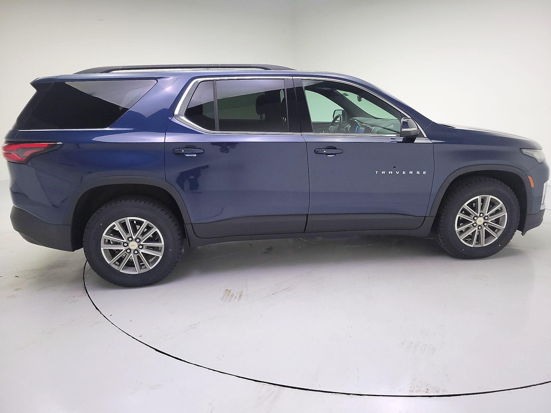 Thumbnail: 2023 Chevrolet Traverse - 4