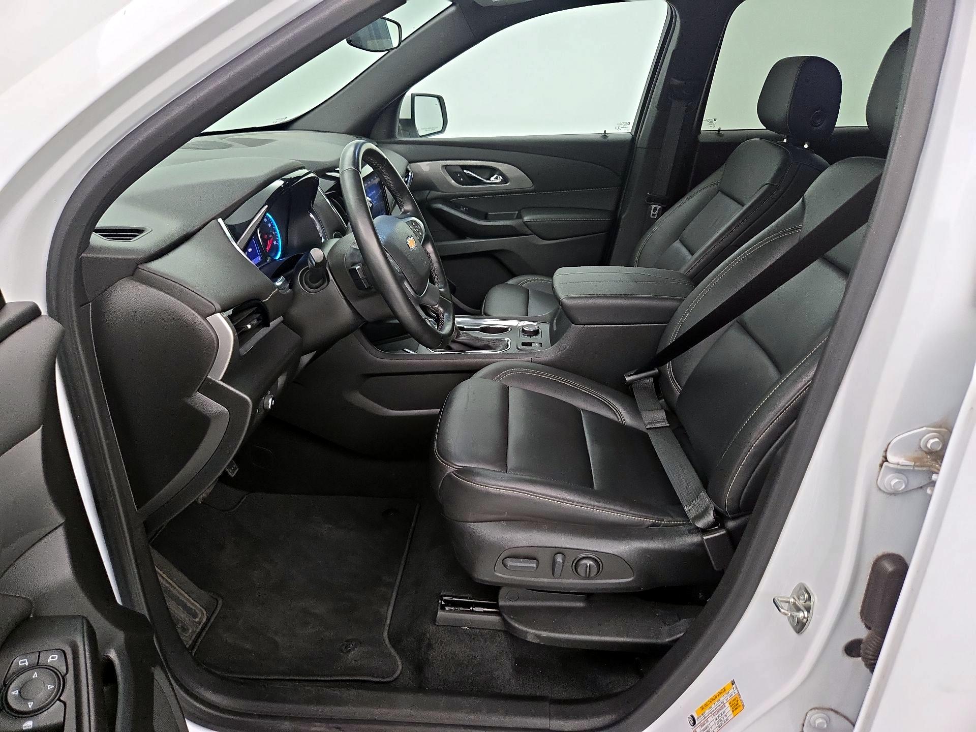 Thumbnail: 2023 Chevrolet Traverse - 11