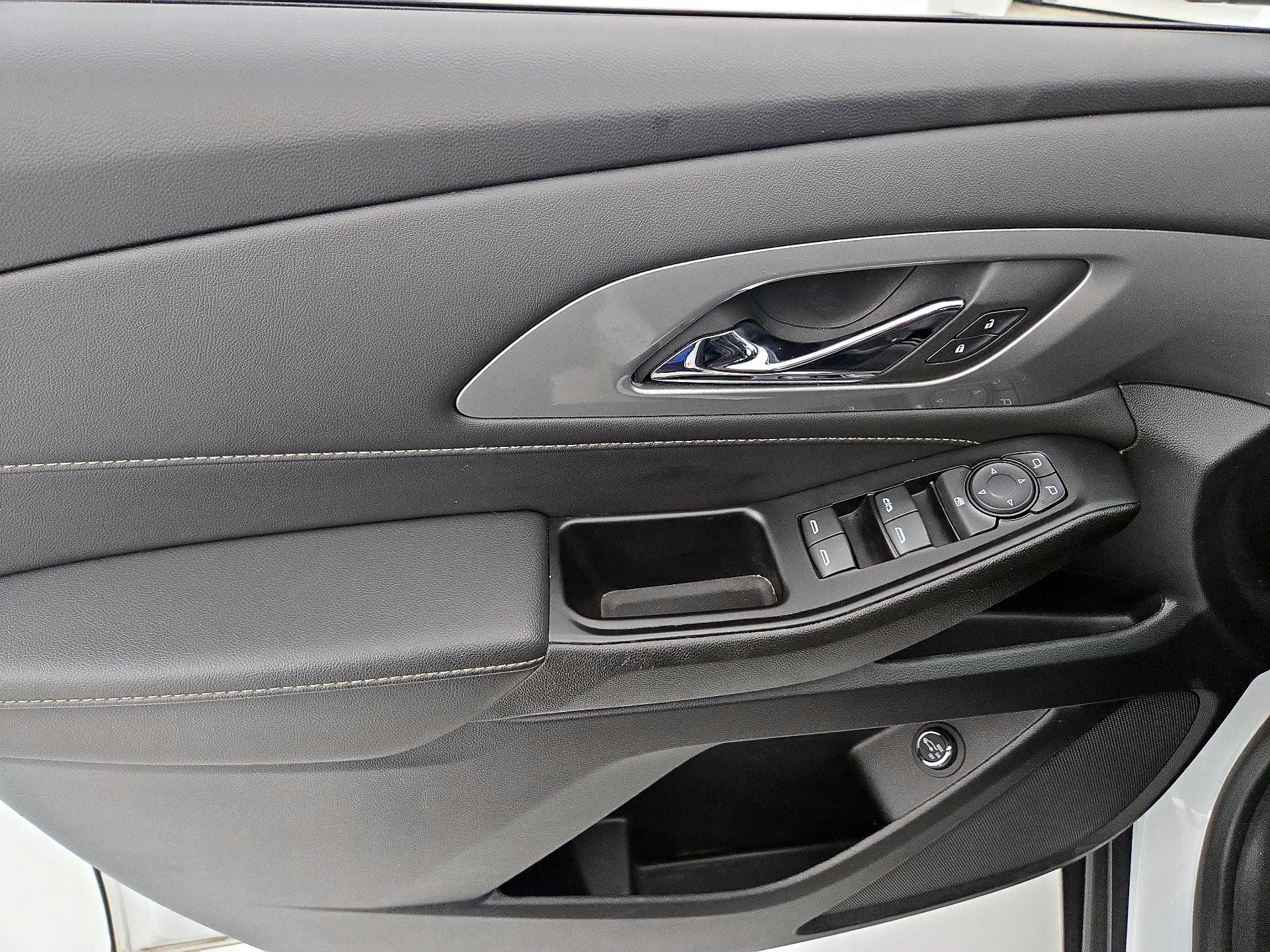 Thumbnail: 2023 Chevrolet Traverse - 12