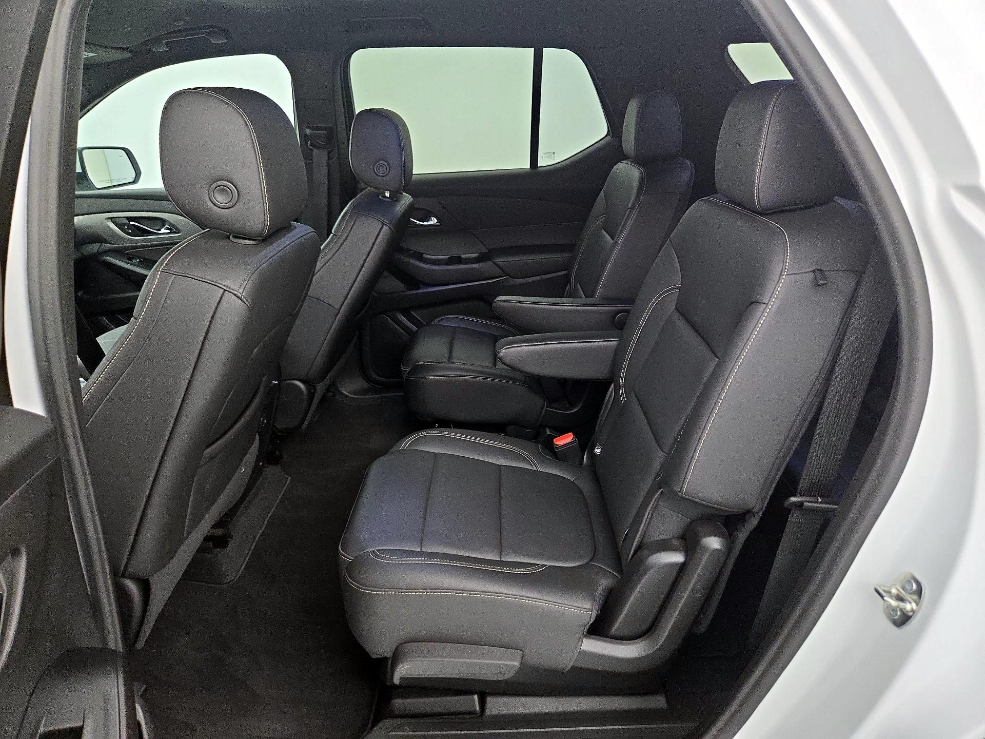 Thumbnail: 2023 Chevrolet Traverse - 19