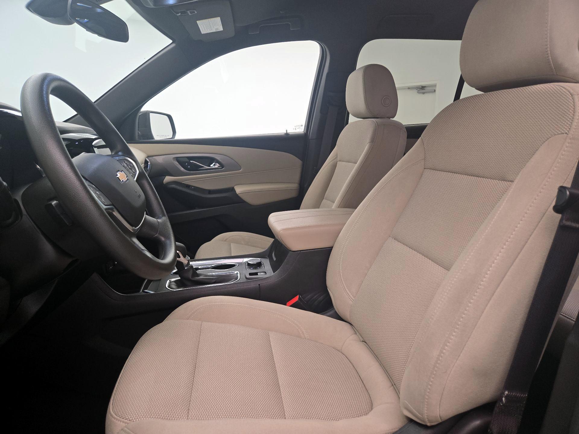 Thumbnail: 2023 Chevrolet Traverse - 11