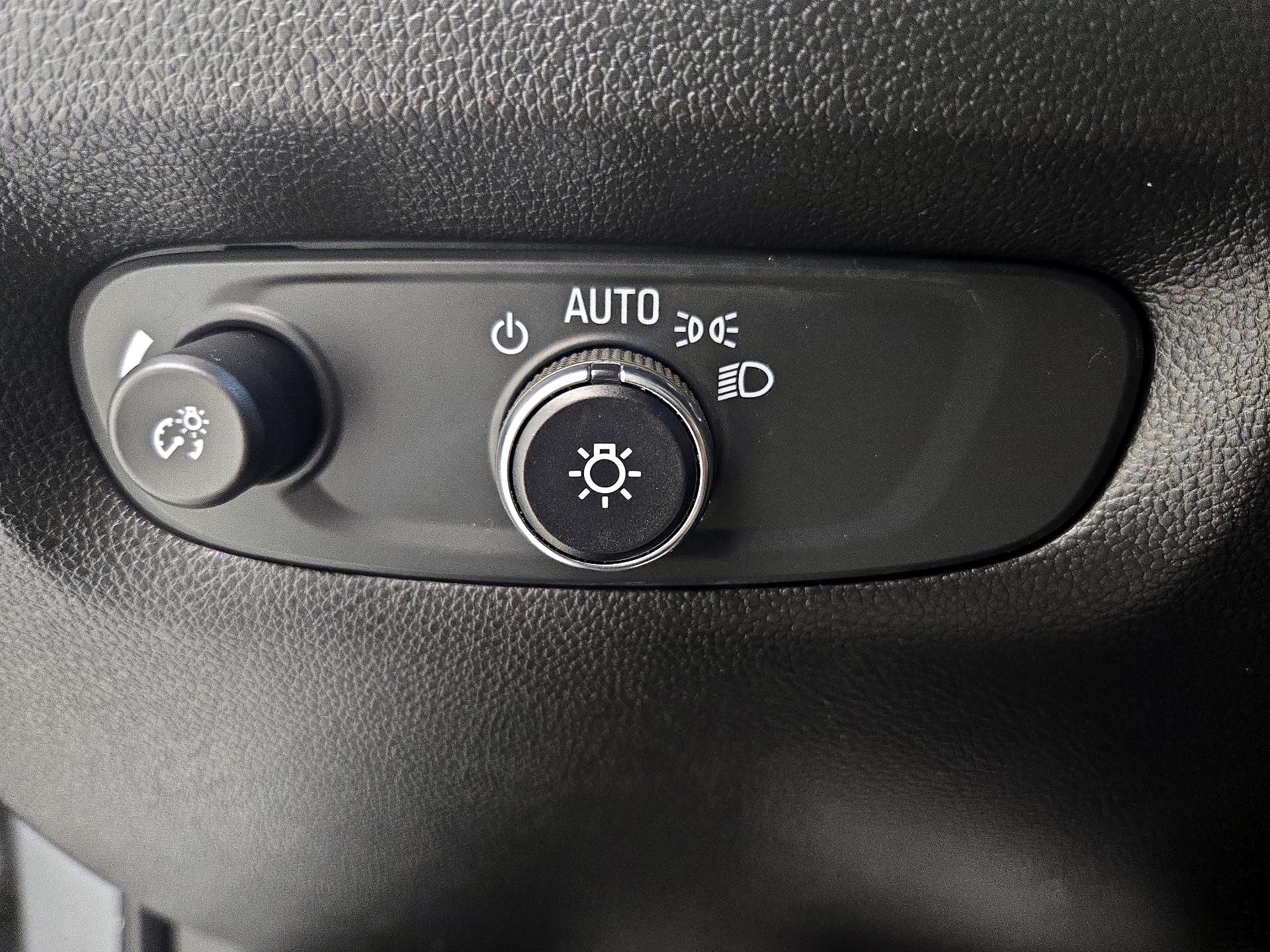 Thumbnail: 2023 Chevrolet Traverse - 13