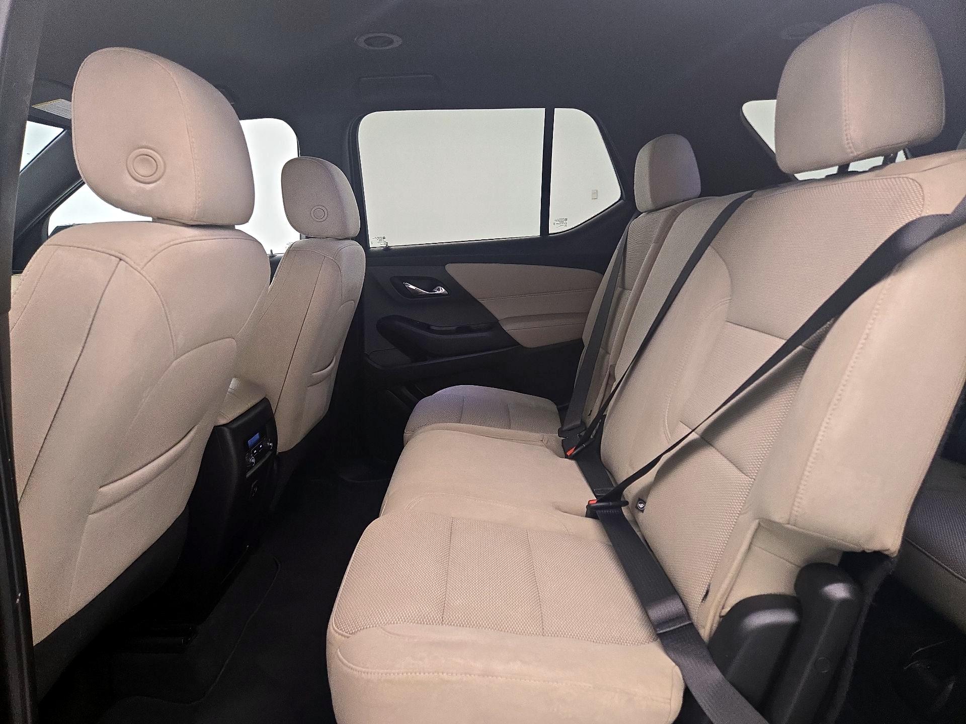 Thumbnail: 2023 Chevrolet Traverse - 19