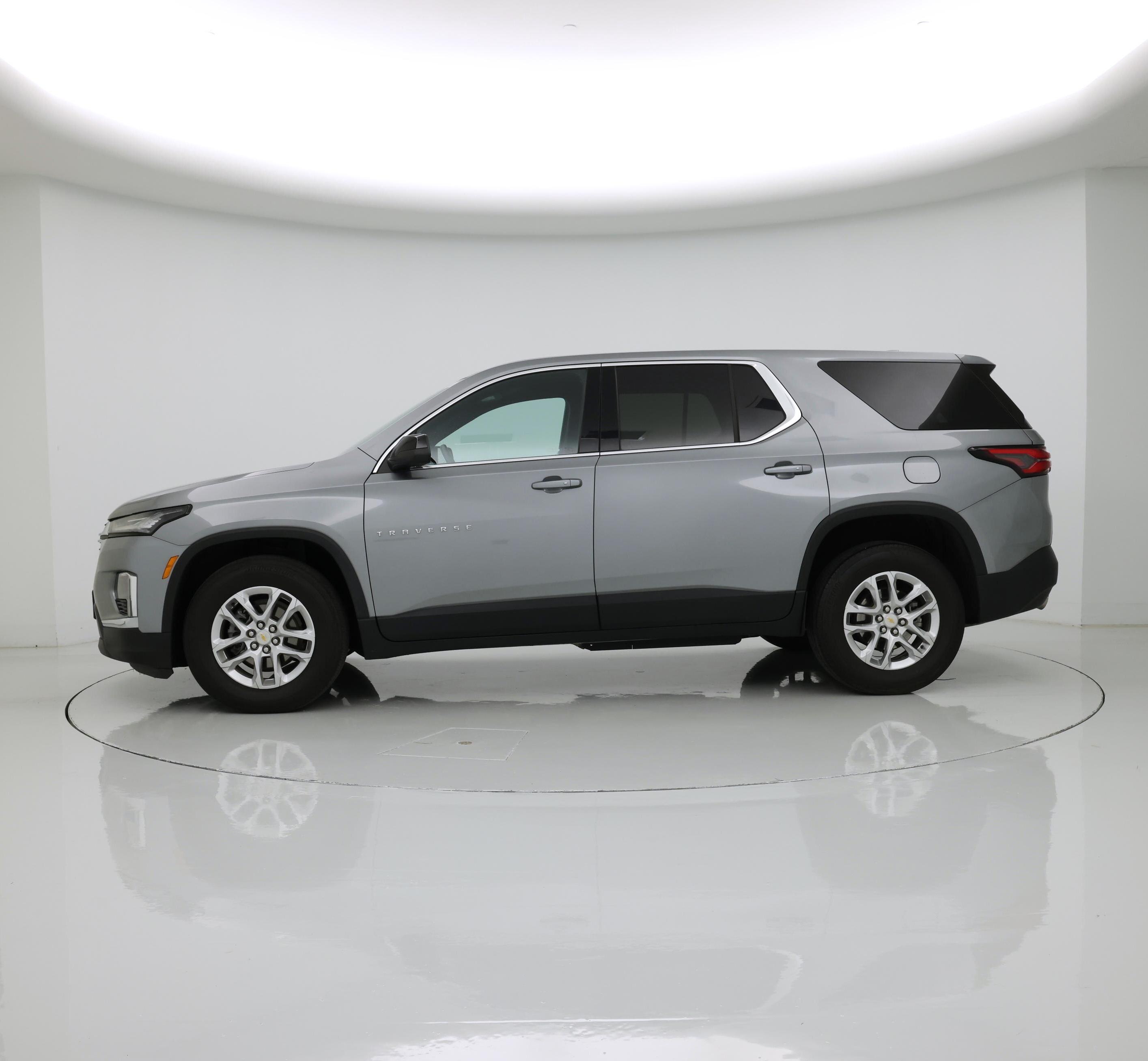 Thumbnail: 2023 Chevrolet Traverse - 3