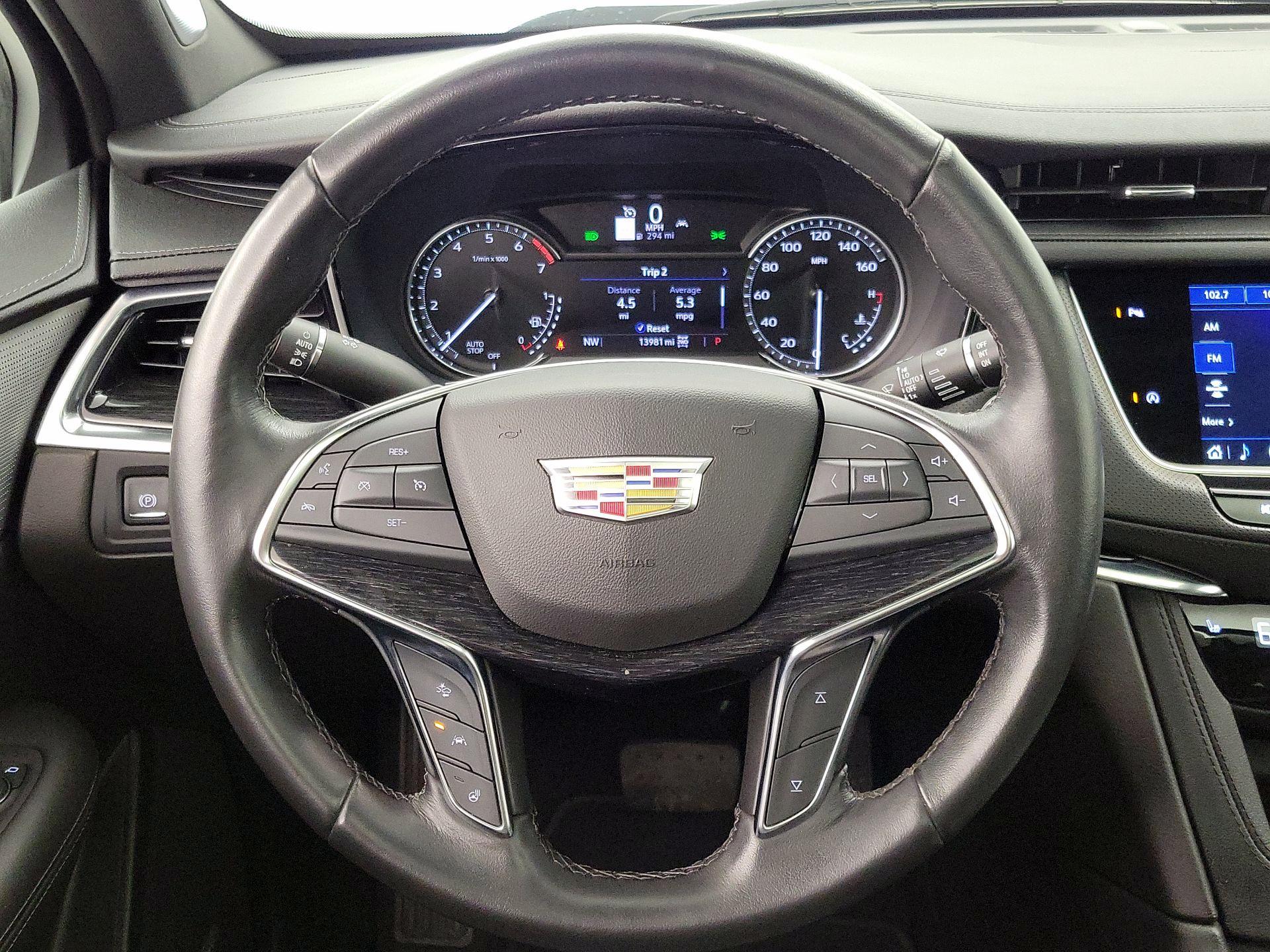 Thumbnail: 2023 Cadillac XT5 - 10