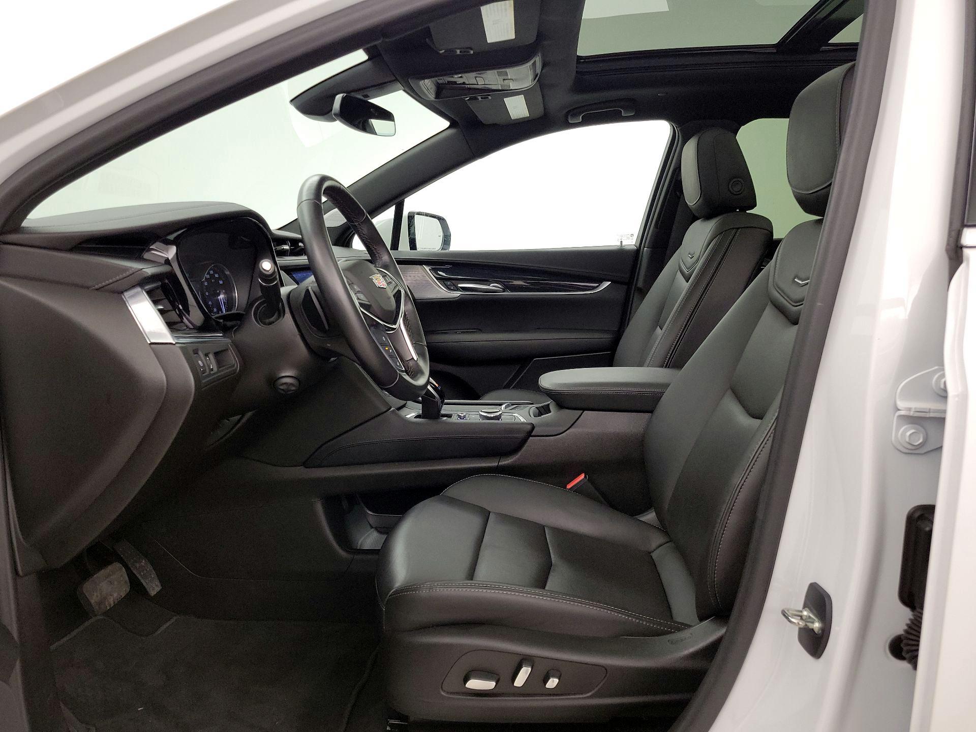 Thumbnail: 2023 Cadillac XT5 - 11