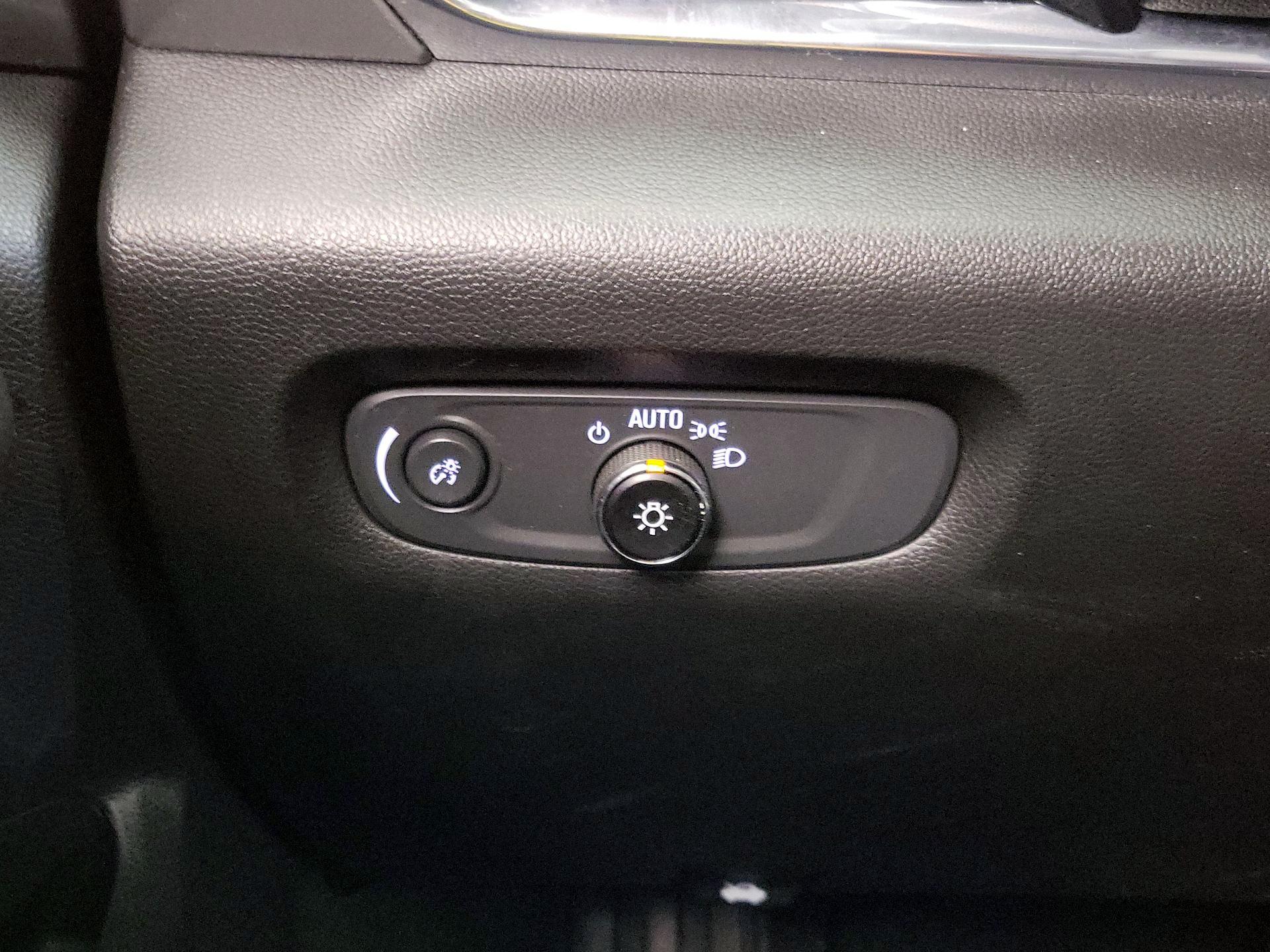 Thumbnail: 2023 Chevrolet Traverse - 13