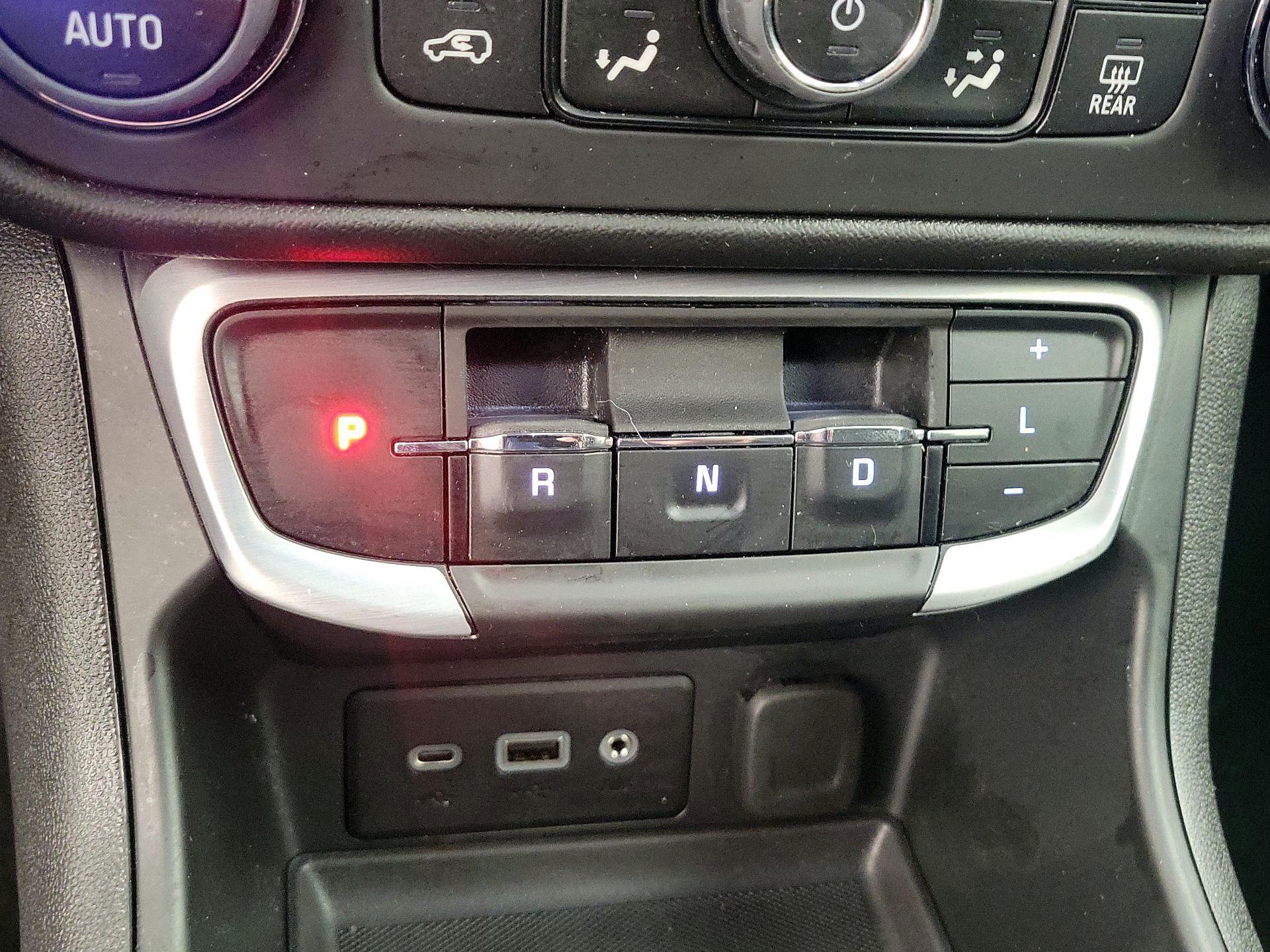 Thumbnail: 2022 GMC Terrain - 17