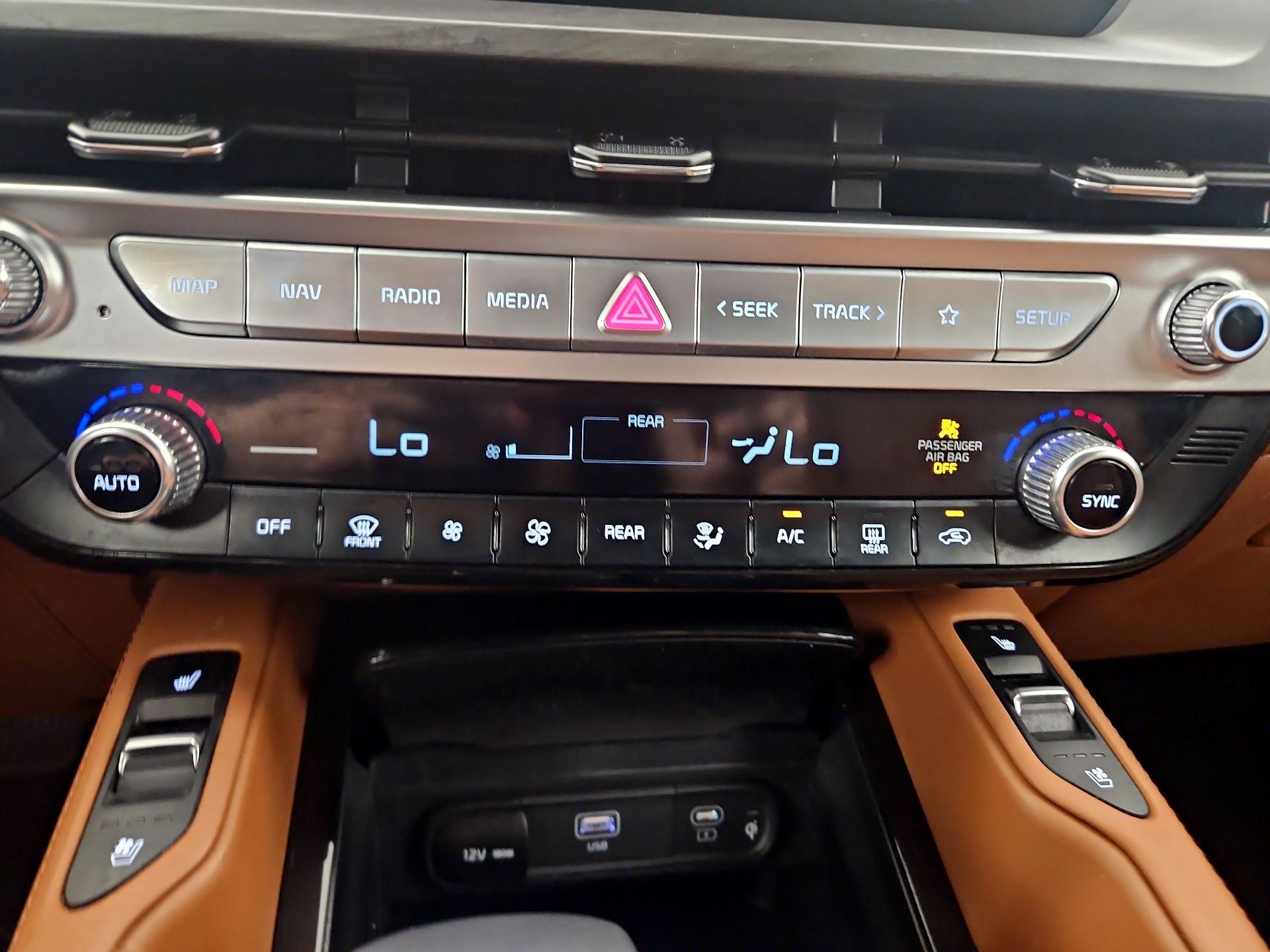 Thumbnail: 2023 Kia Telluride - 17