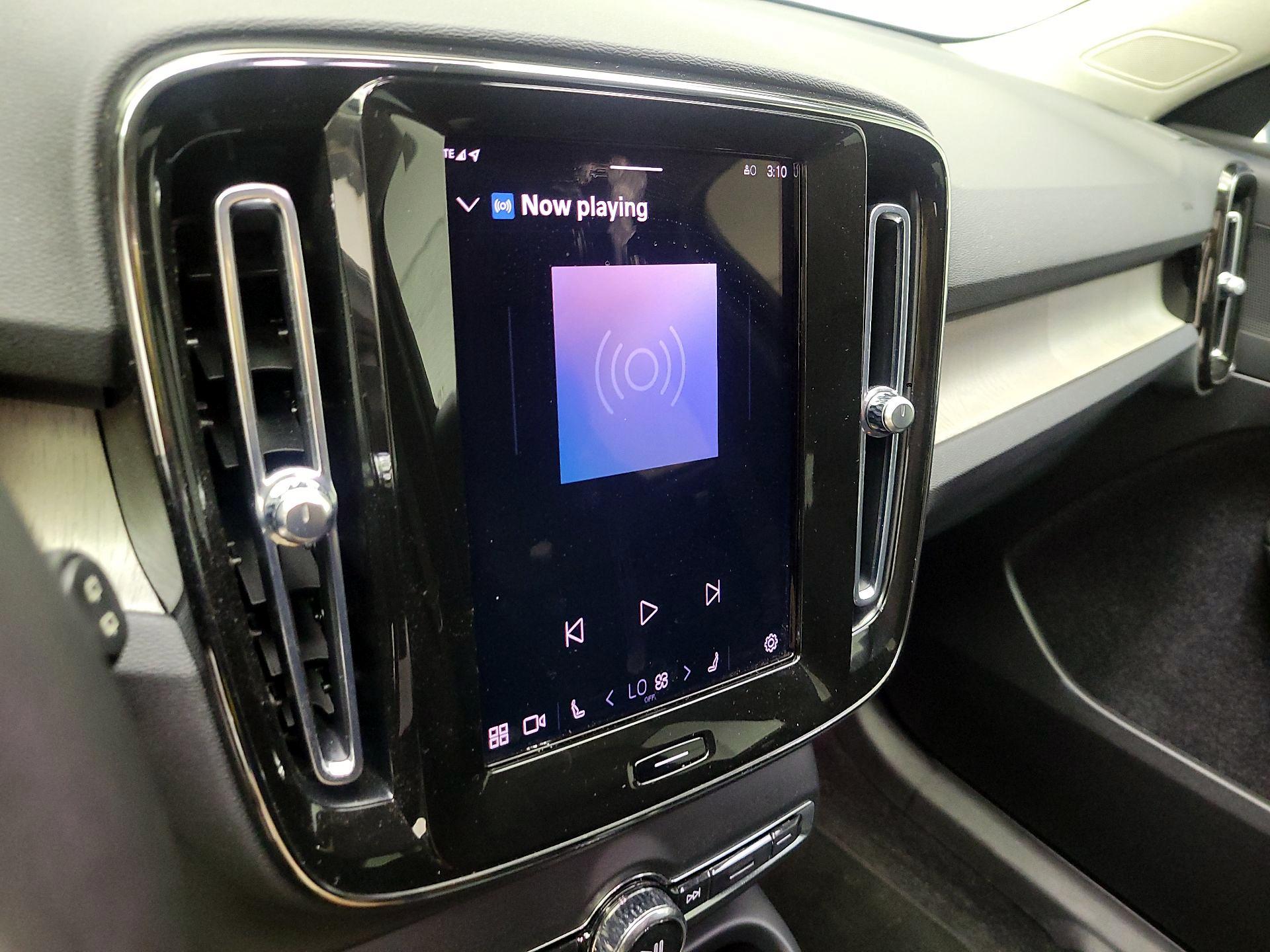 Thumbnail: 2023 Volvo XC40 - 15