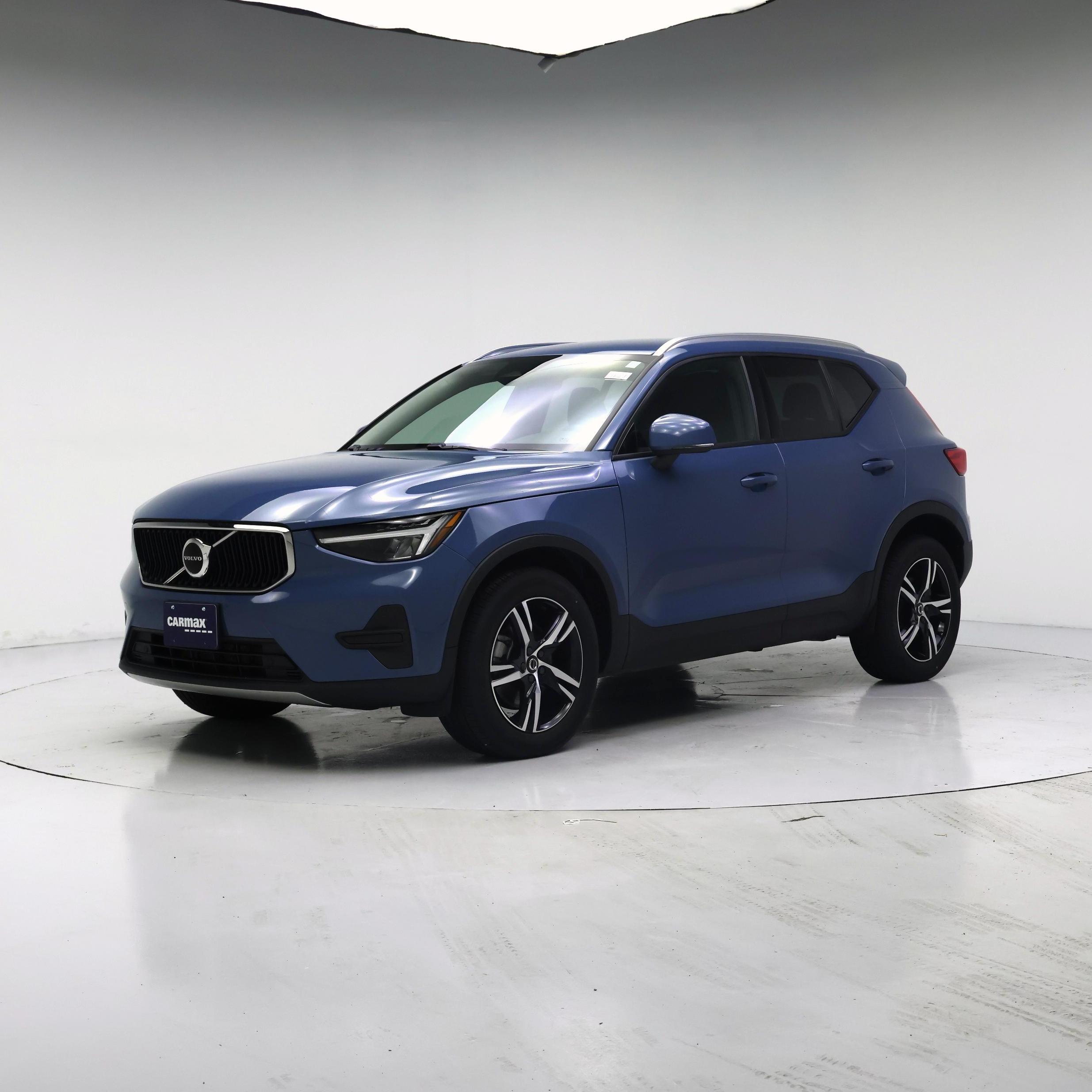 Thumbnail: 2023 Volvo XC40 - 4