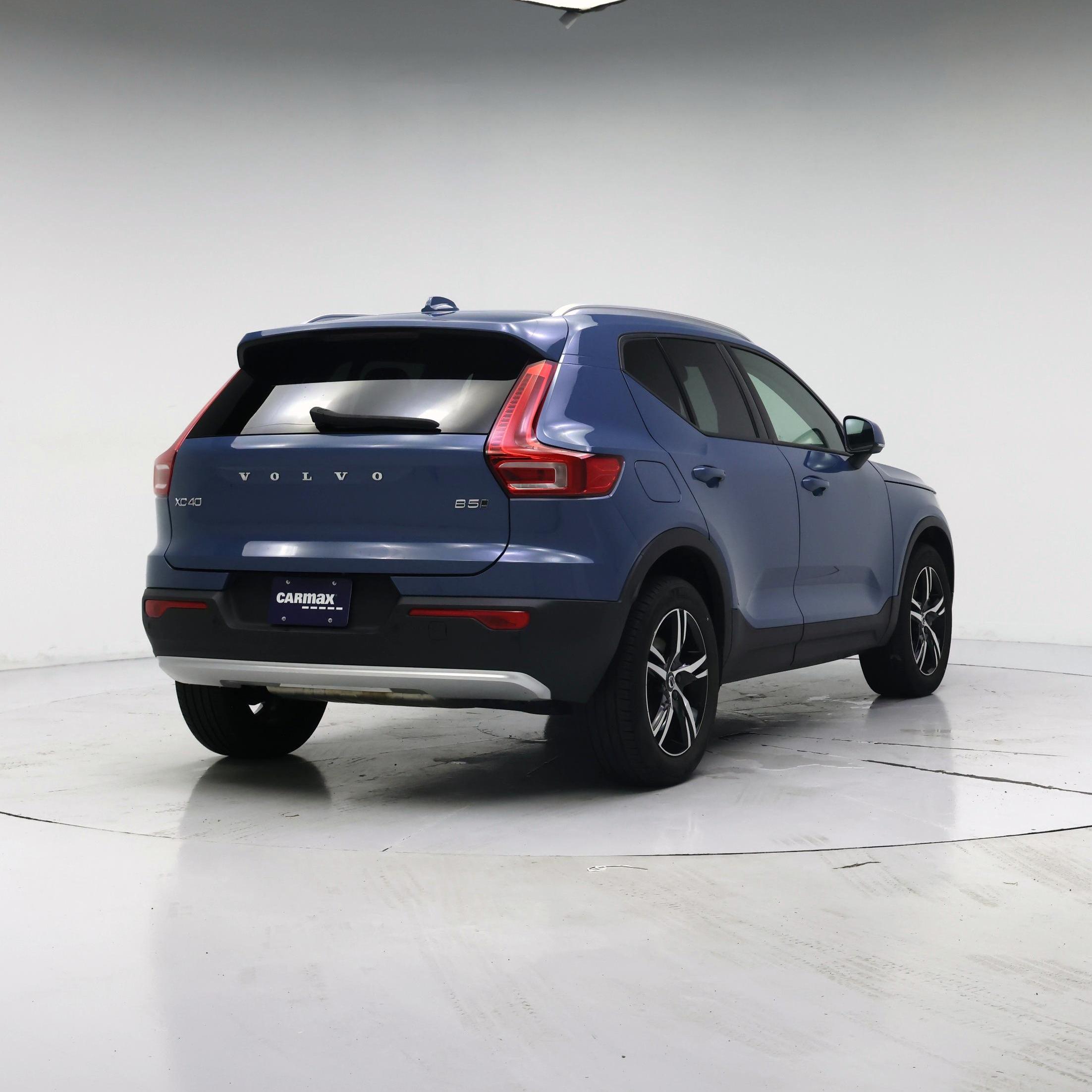 Thumbnail: 2023 Volvo XC40 - 8