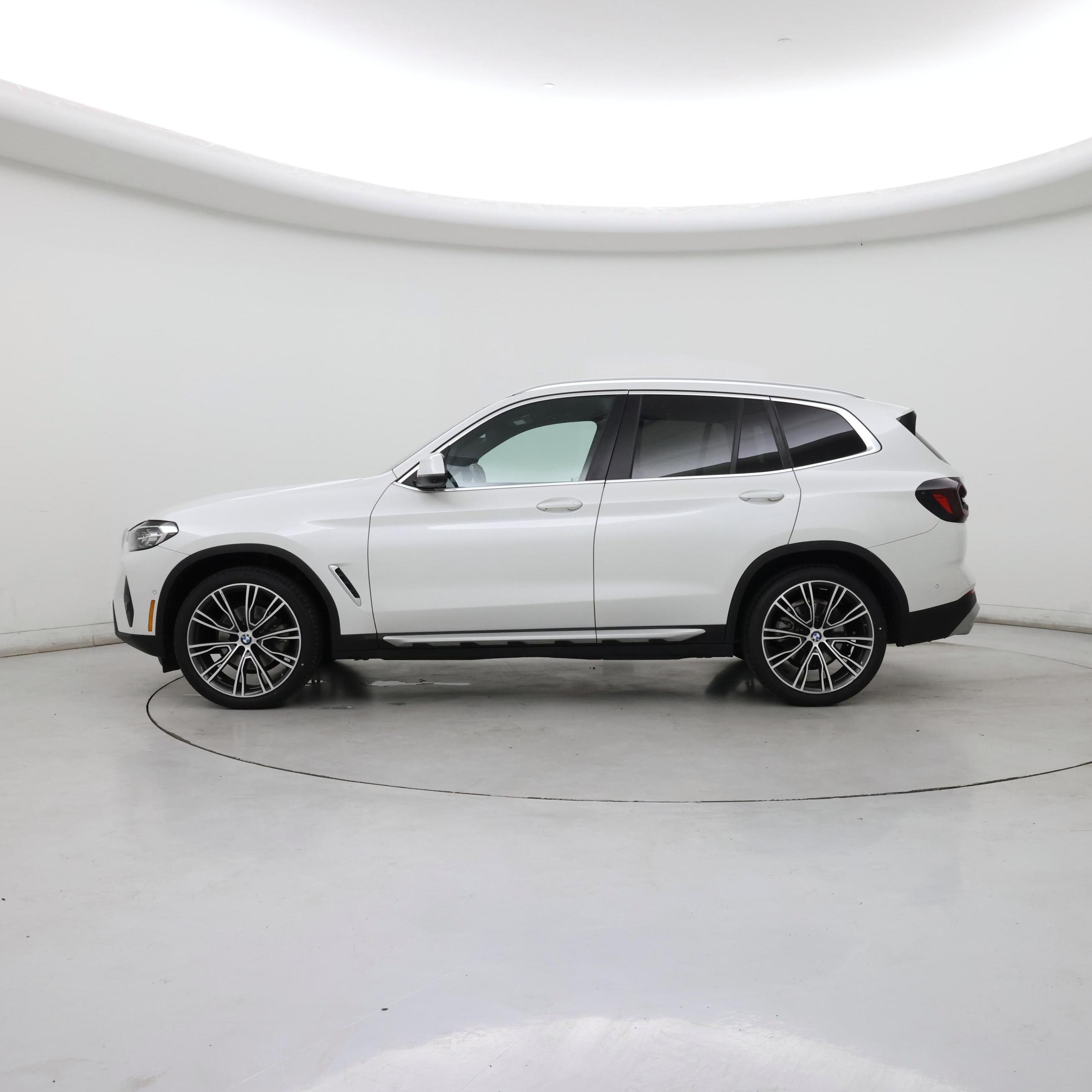 Thumbnail: 2023 BMW X3 - 3