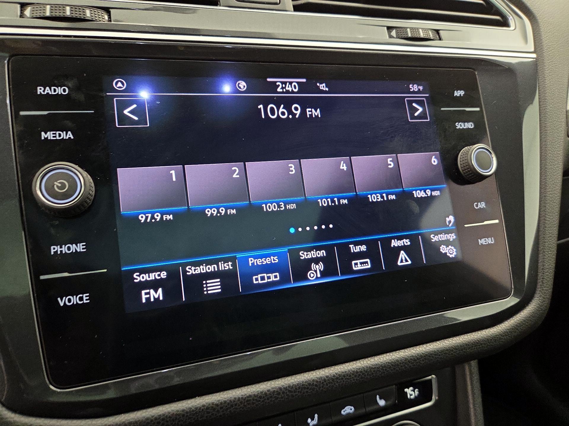 Thumbnail: 2021 Volkswagen Tiguan - 15